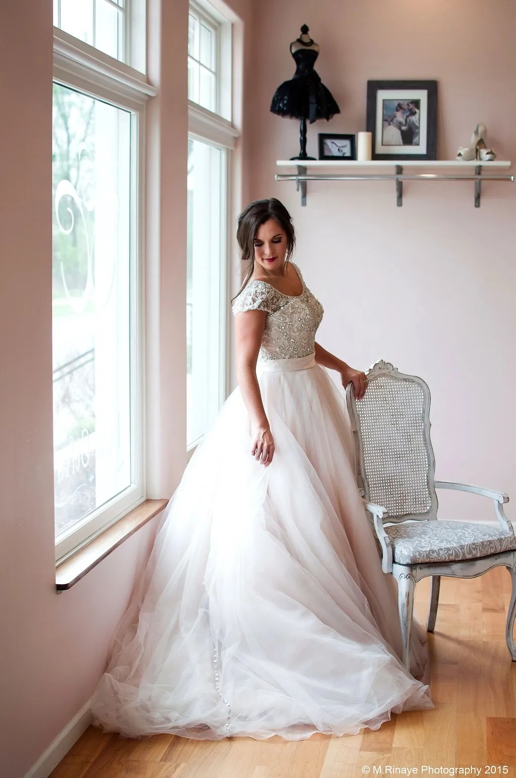 Here Comes The Dress Bridal Salons The Knot