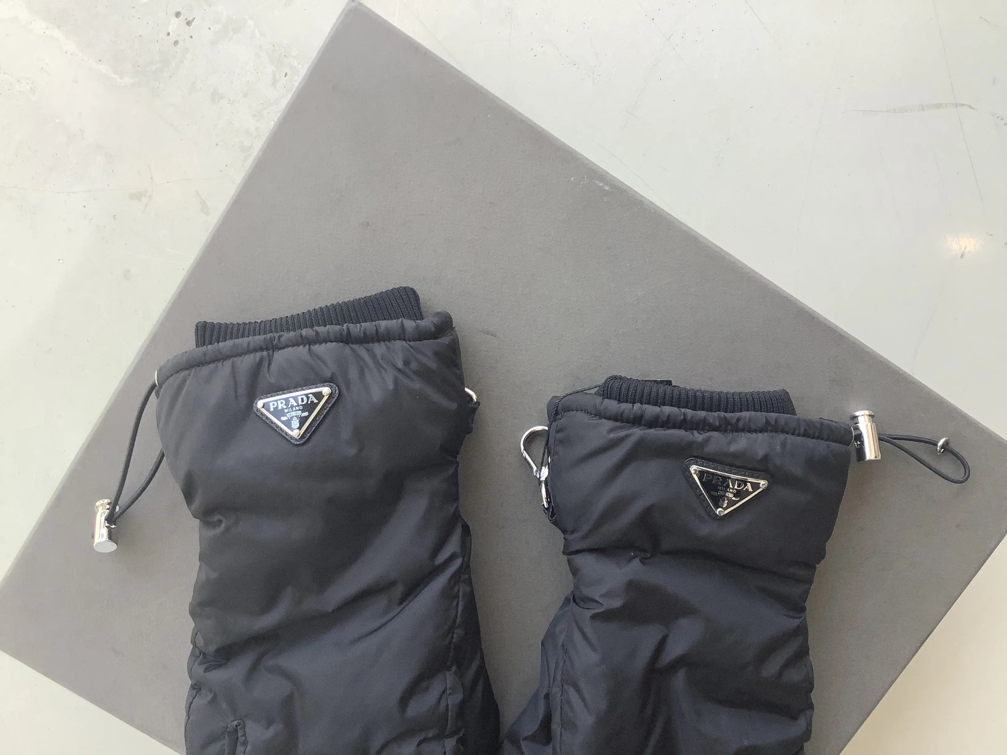 Prada Snow Gloves Grailed