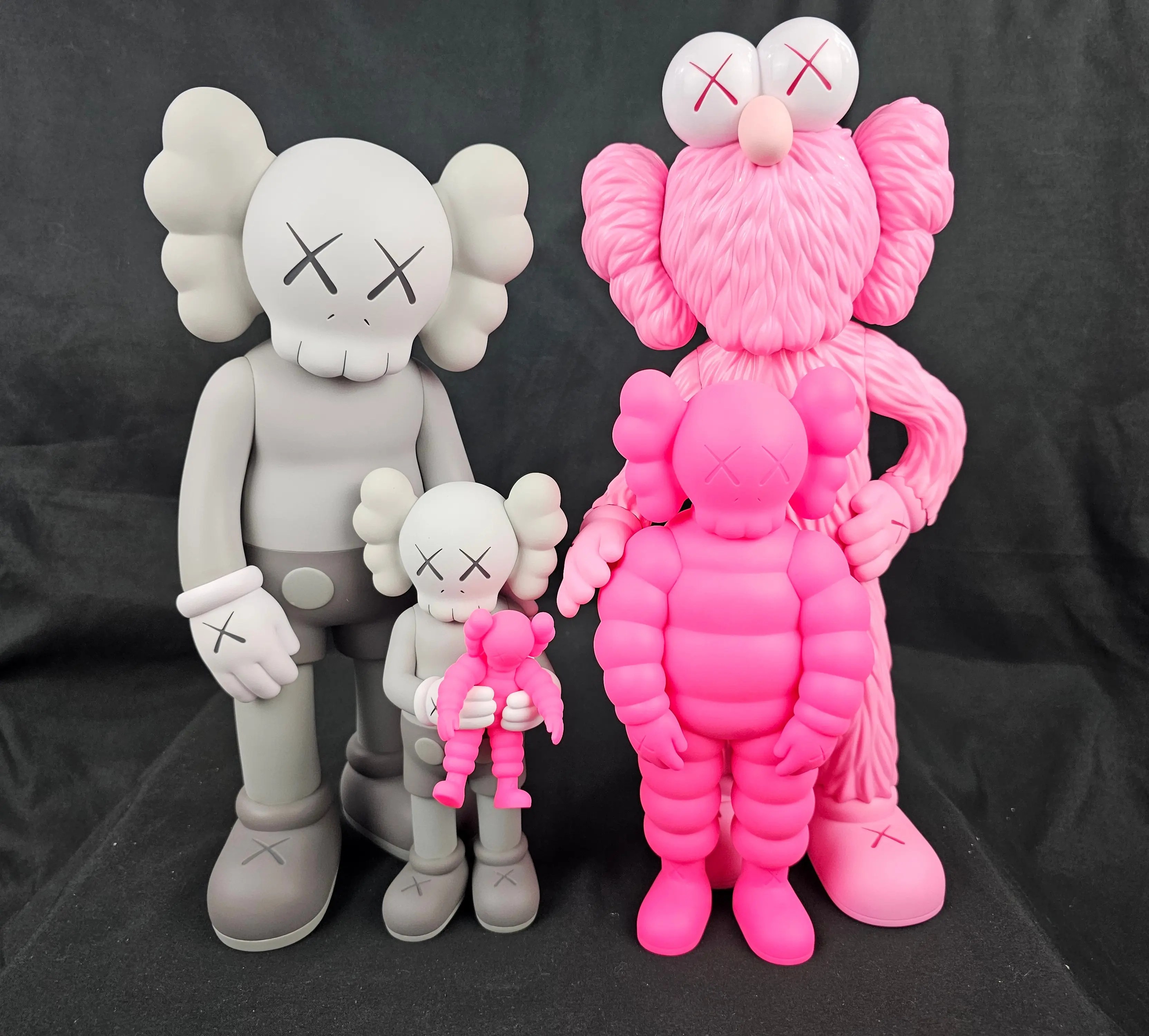 Kaws KAWS Family Vinyl Figures Pink Collectible Valentine's Day Grailed