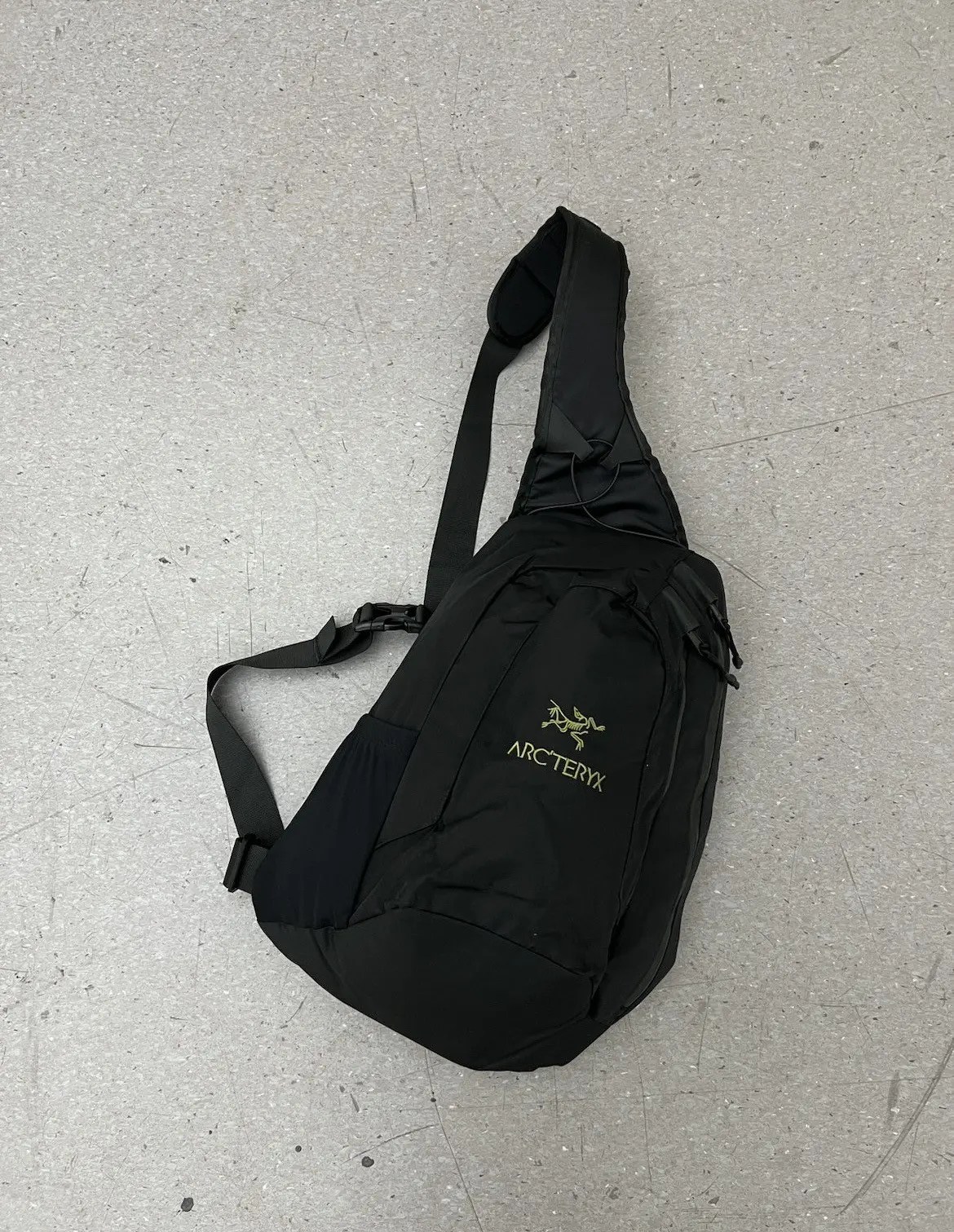 Arc'Teryx arc'teryx quiver sling backpack Grailed