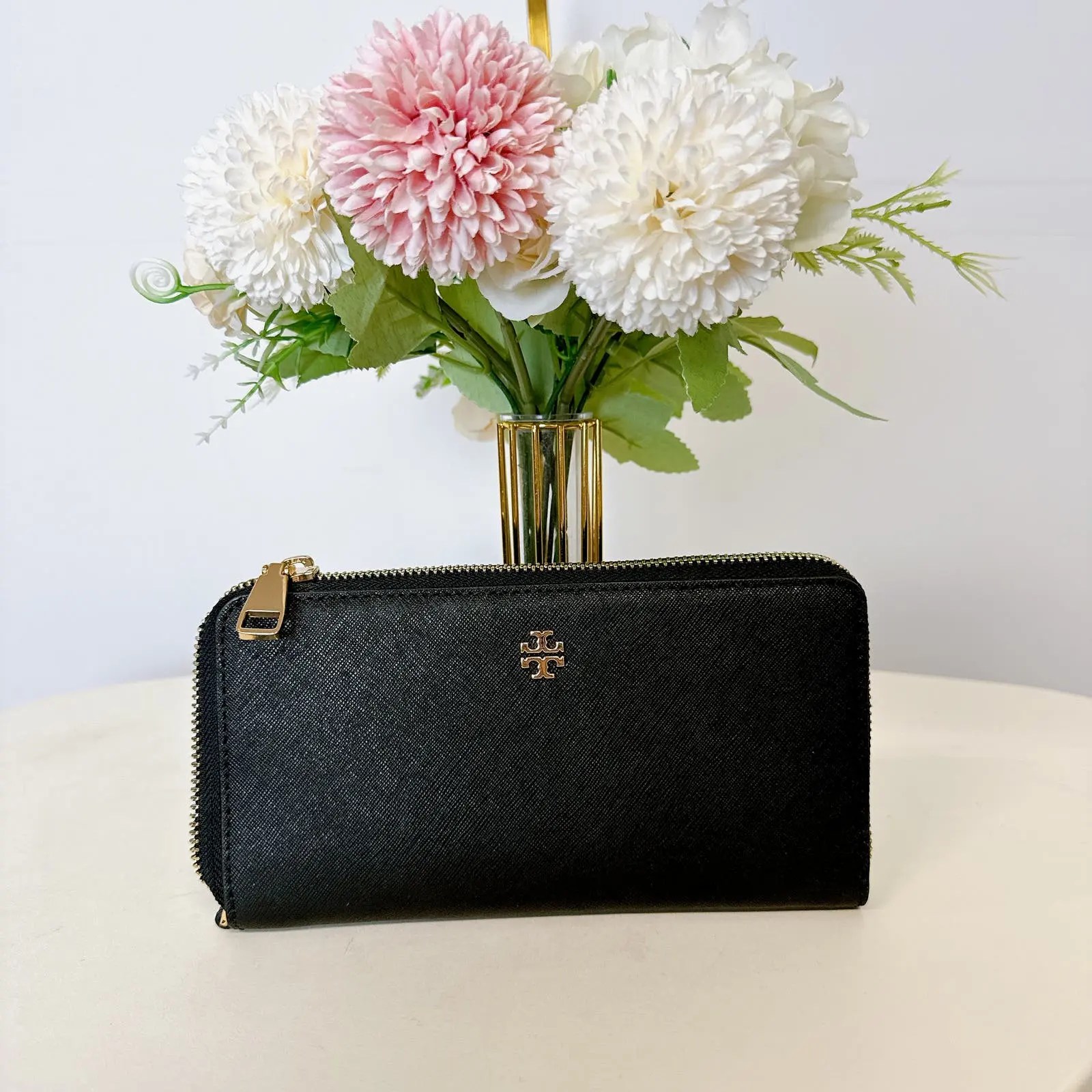 Tory Burch Tory Burch 57803 Emerson Zip Passport Continental IN BLACK