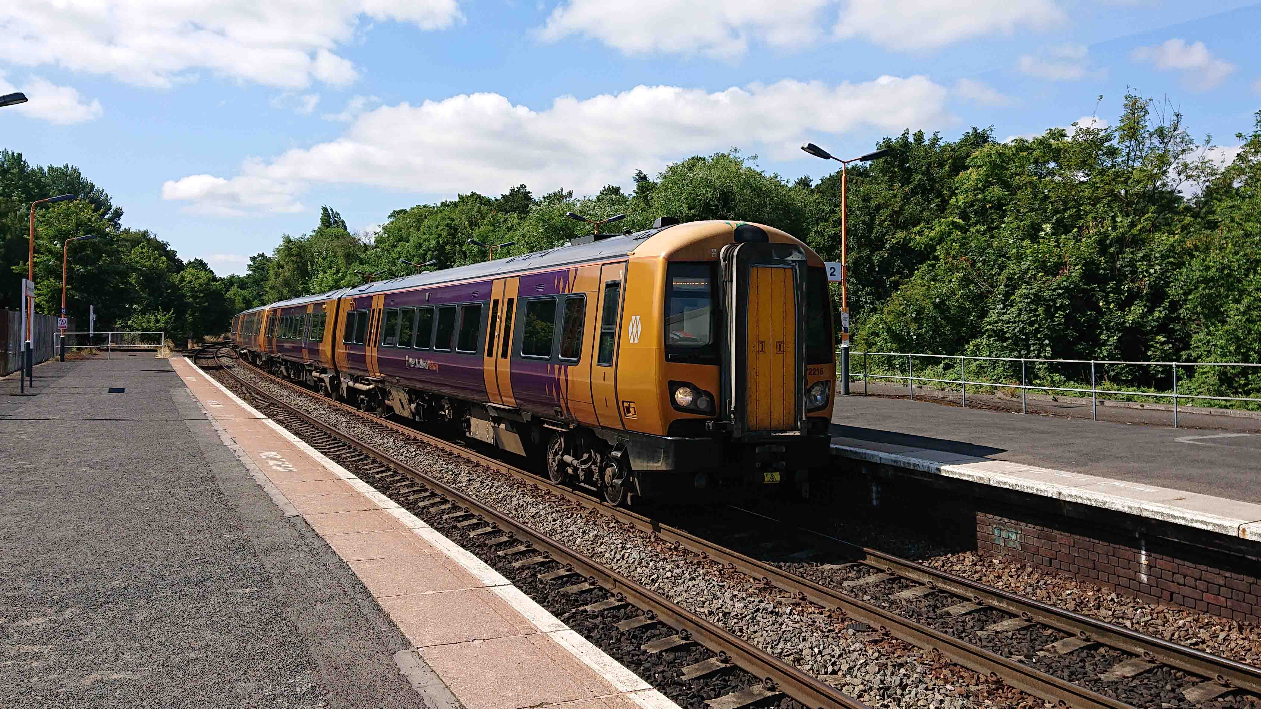 Two-faced Multiple Unit: Class 172 - We Are Railfans