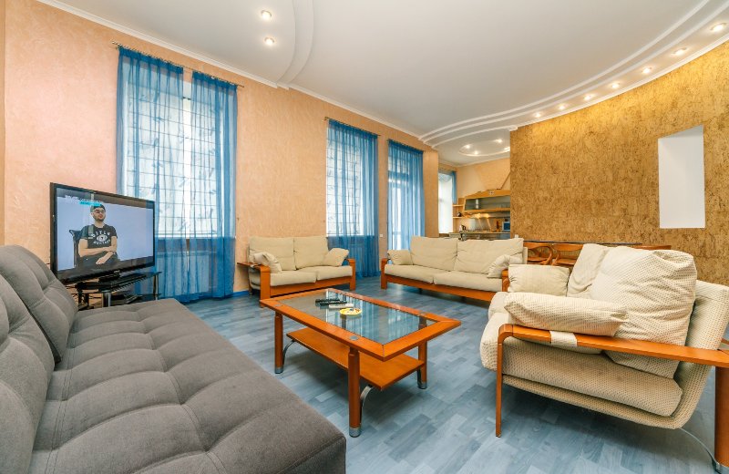 Three bedroom. 8 Lyuteranska St. Centre of Kiev UPDATED 2020