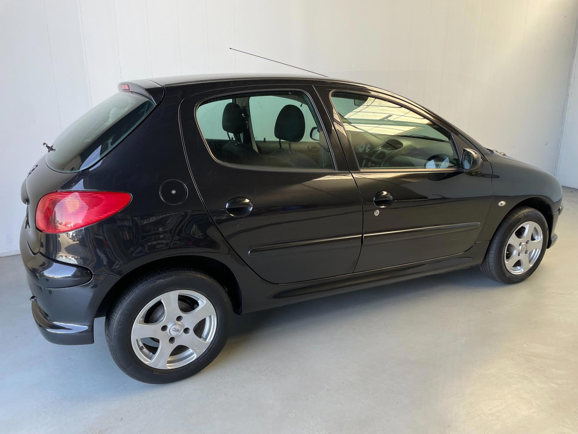 Peugeot 206 1.4 Air line 5 deurs Airco Elek.ramen Nieuwe APK 2005