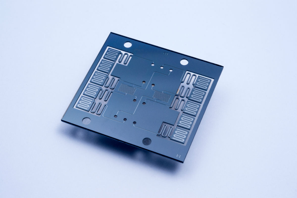 Analyzing DNA on Chip Carving the PCR Toolbox in Silicon Medical Design and Outsourcing