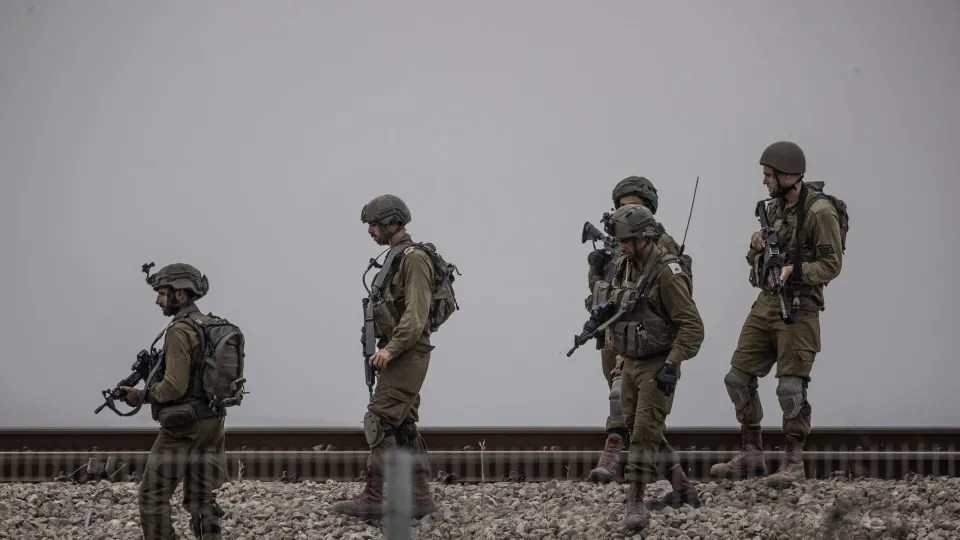 Israel abate comandante do Hezbollah e Hamas confirma morte de porta-voz