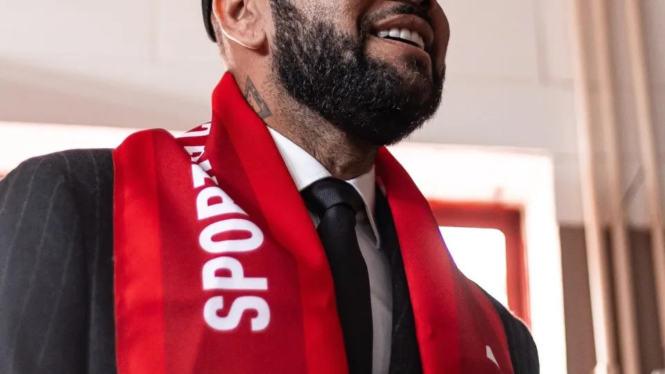 “Era mais feliz na prisão do que a jogar futebol com milhões” – Dani Alves