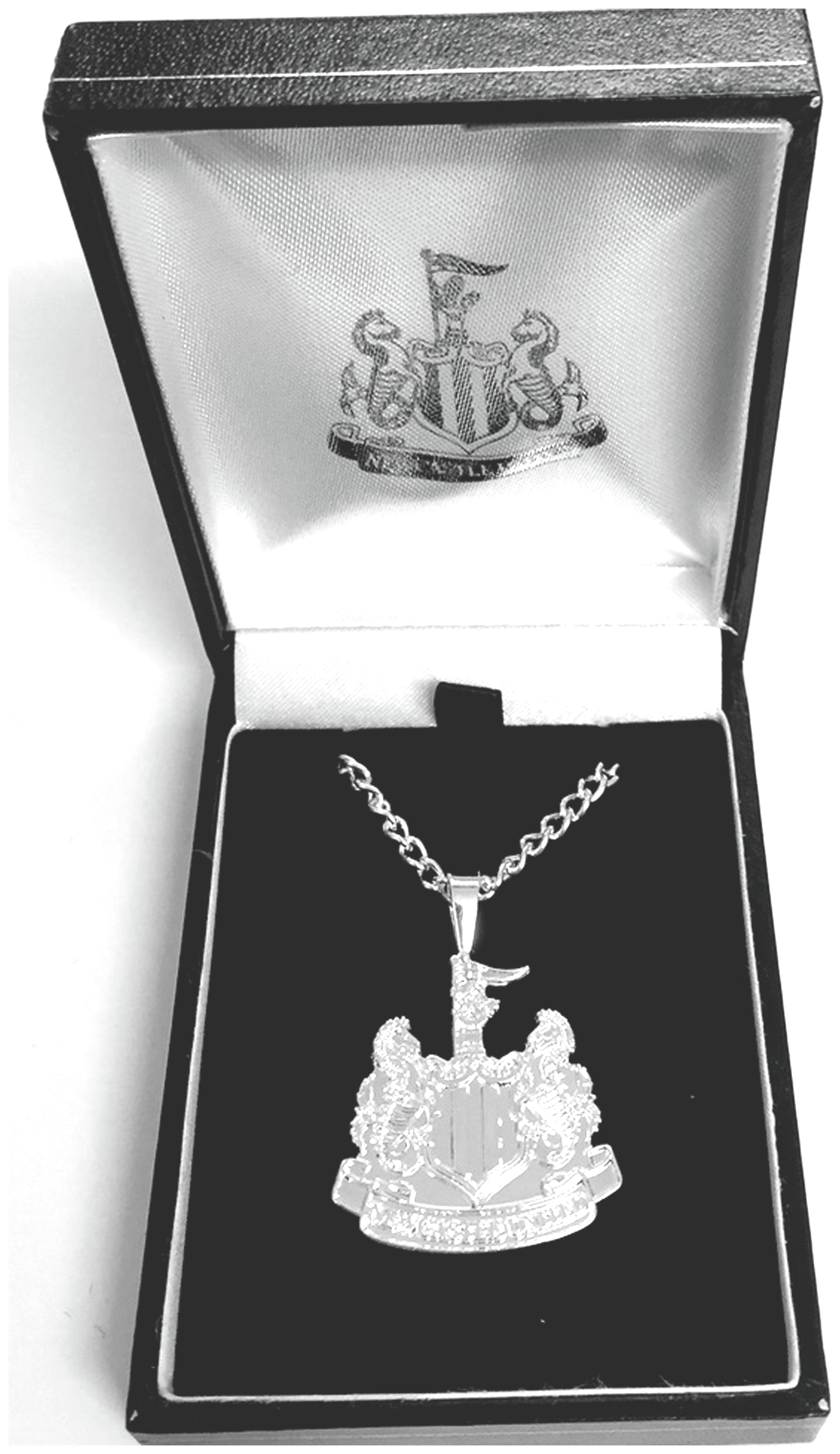 Silver Plated Newcastle Utd Pendant and Chain. Reviews