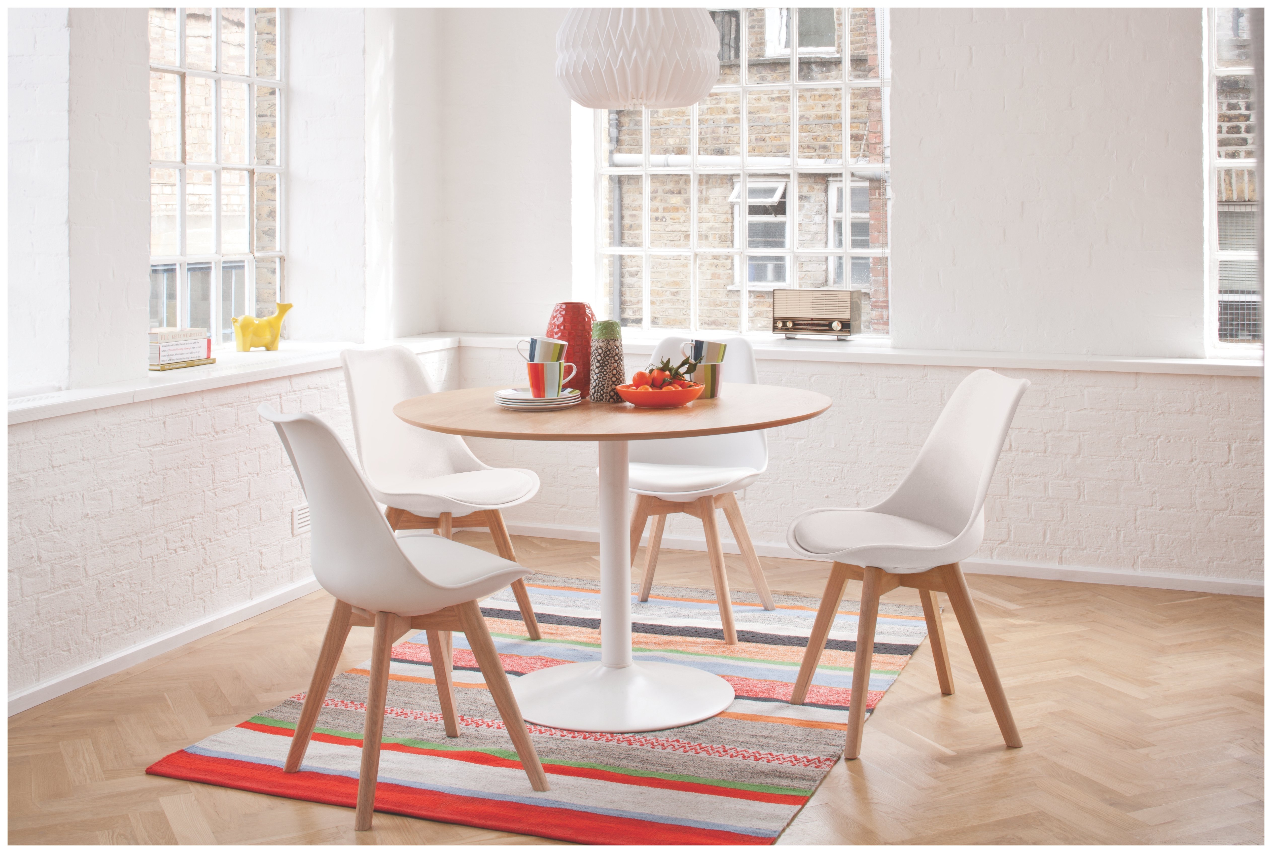 Habitat Lance Oak Veneer Table & 4 Jerry Chairs White (4649302