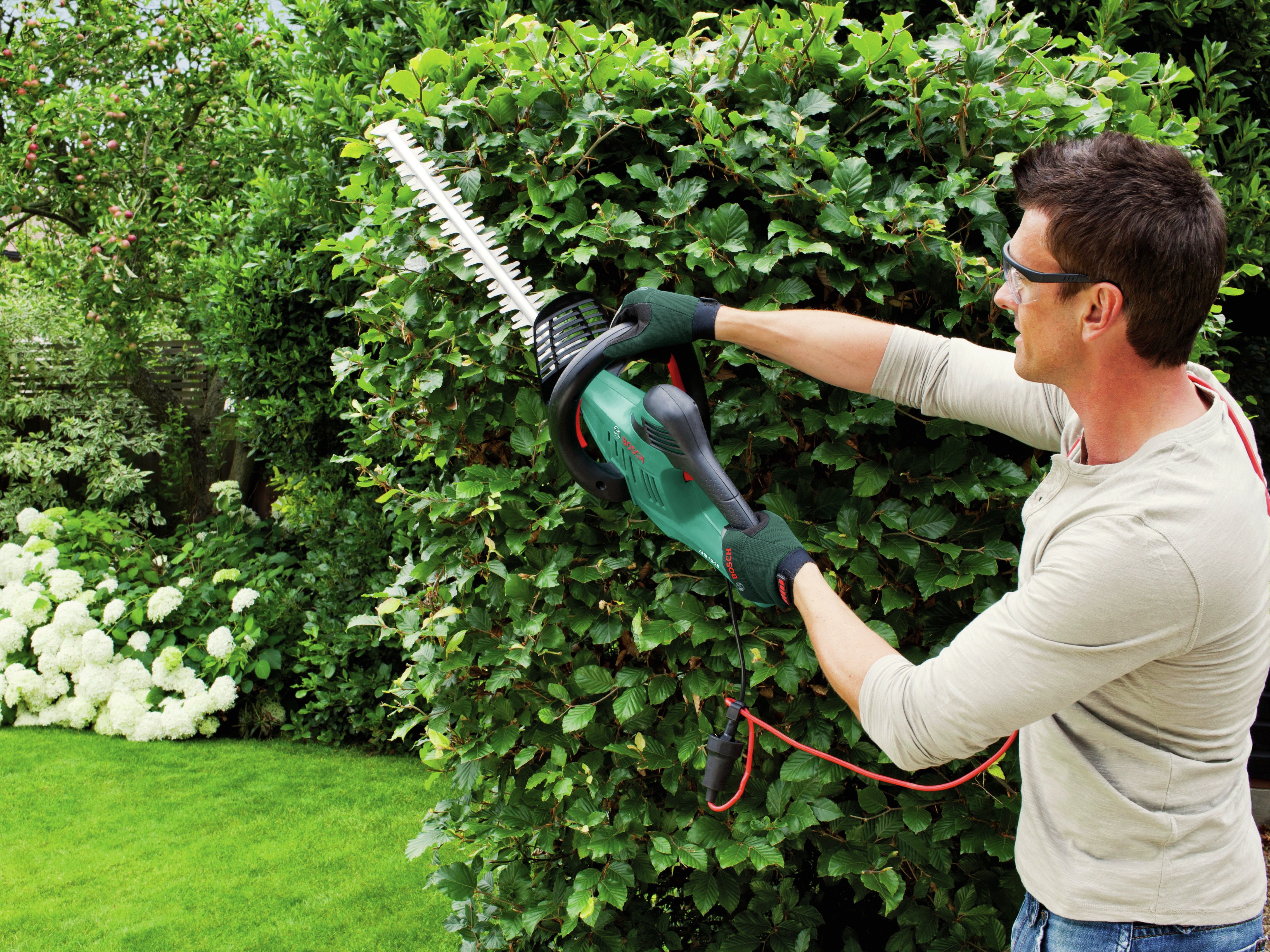 Bosch AHS 5420 LI Cordless Hedge Trimmer 36V/13Ah at Argos Reviews