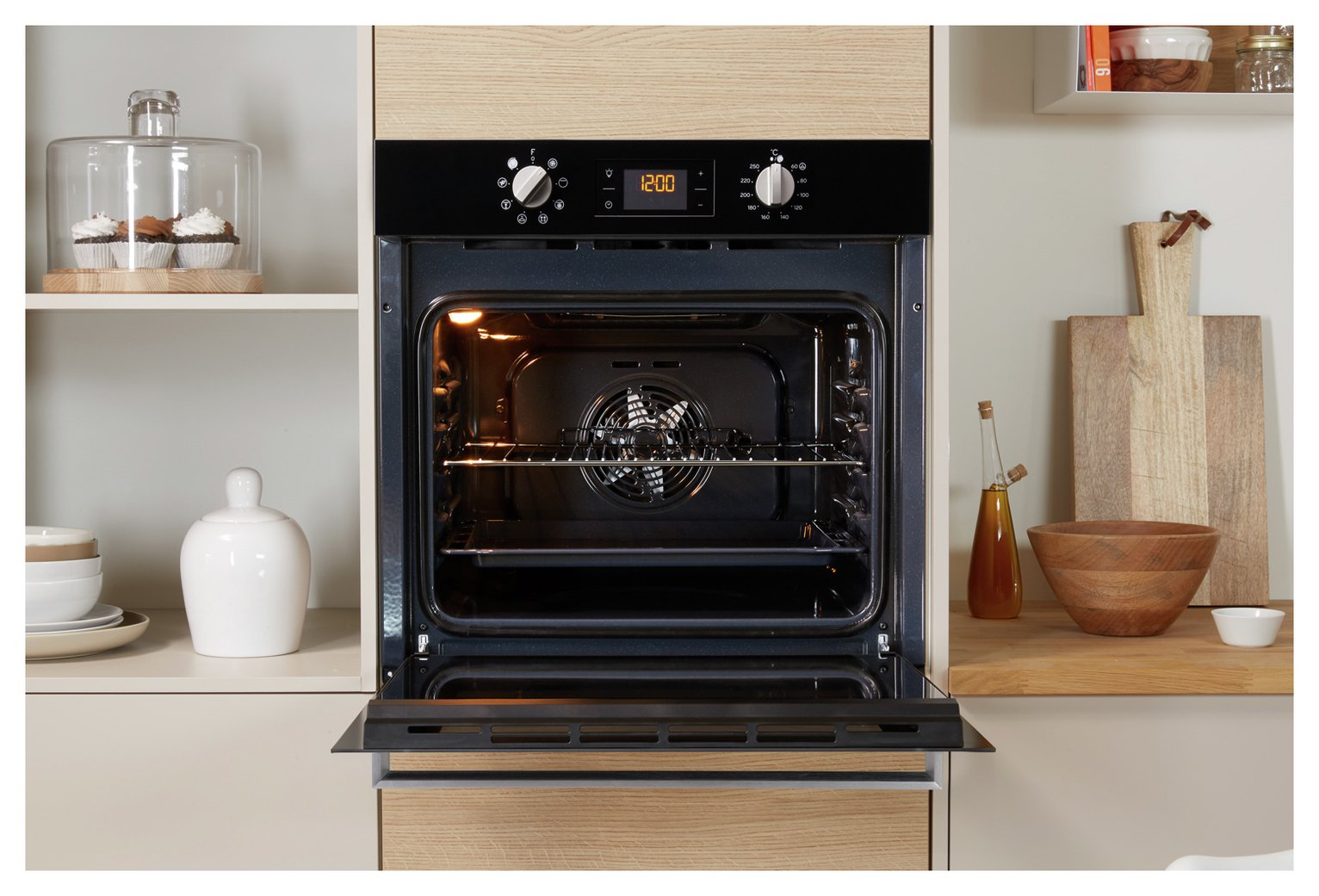 Indesit Aria IFW6340BL Builtin Single Electric Oven Reviews