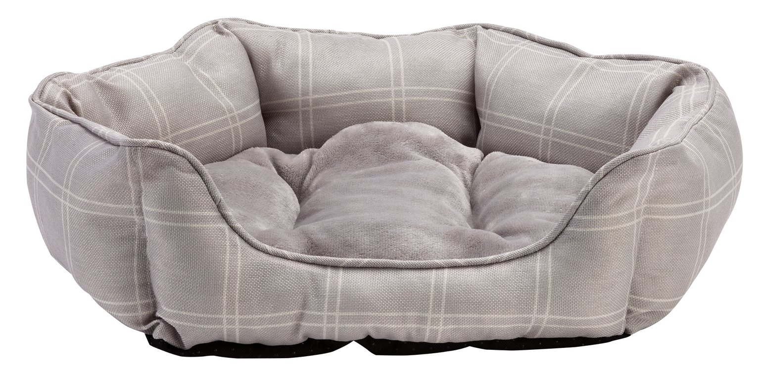 Country Check Oval Pet Bed Small (7245985) Argos Price Tracker