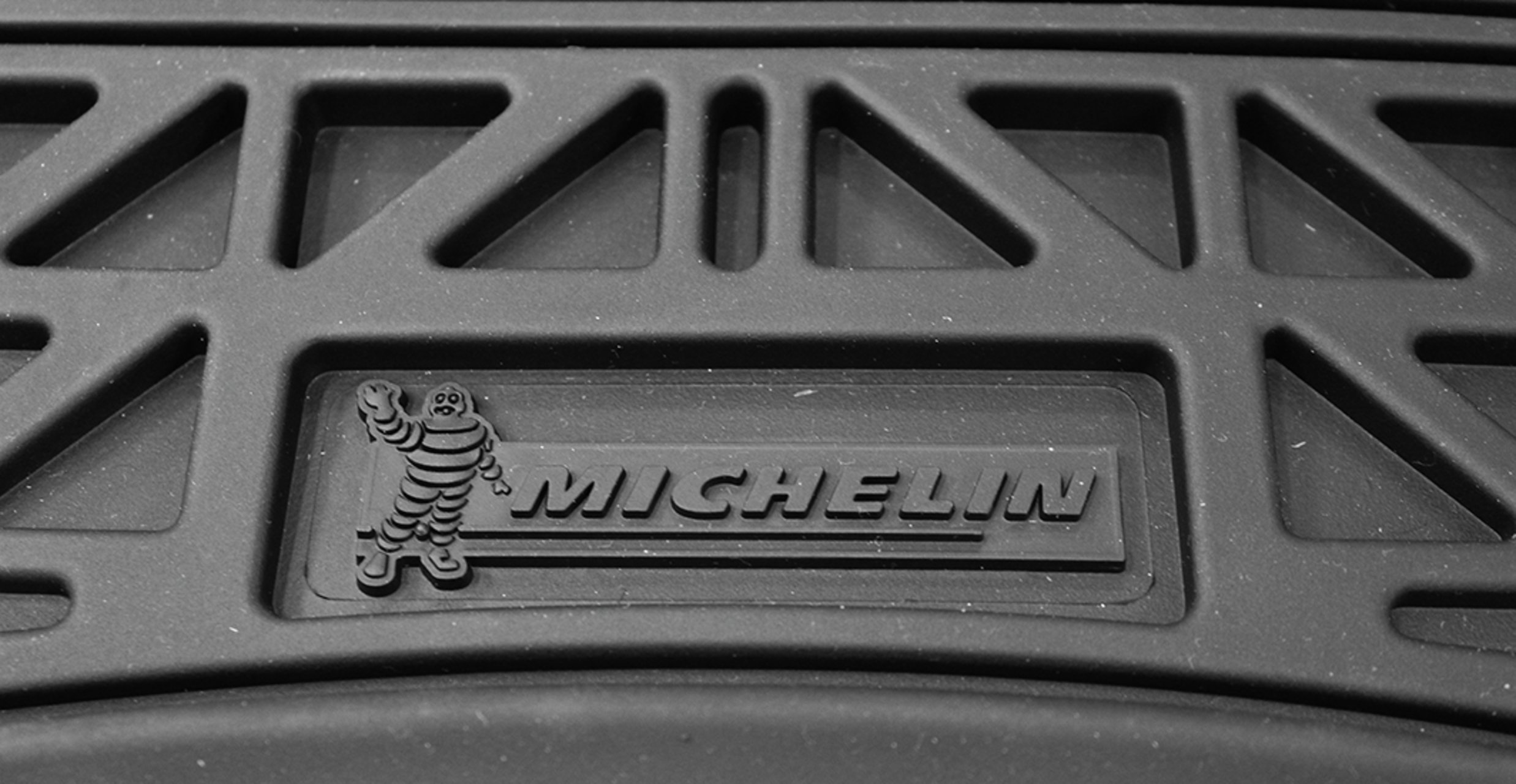 Michelin Set of 4 Heavy Duty Rubber Car Mats Reviews