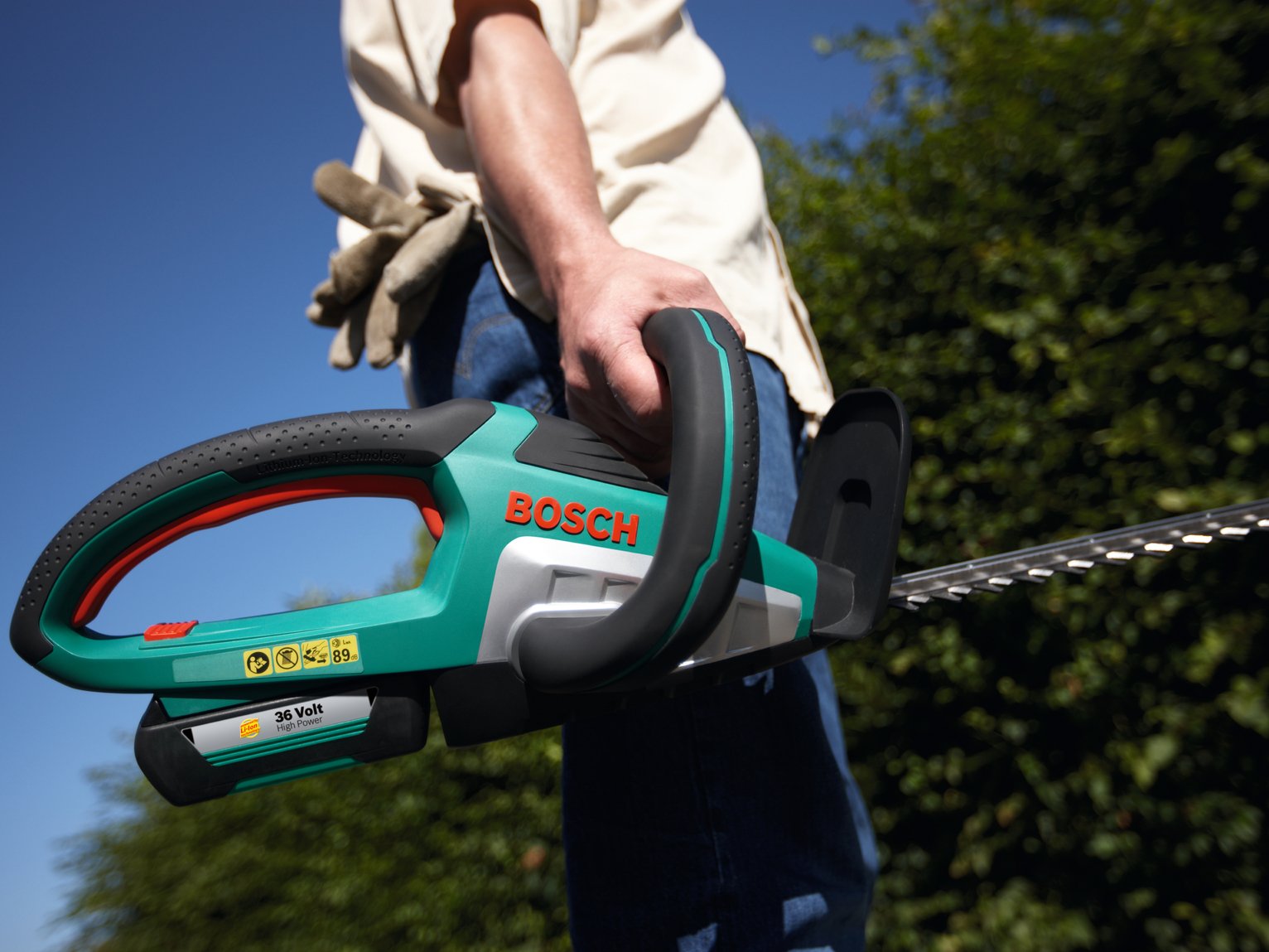 Bosch Adv Hedgecut Cordless Hedge Trimmer Reviews
