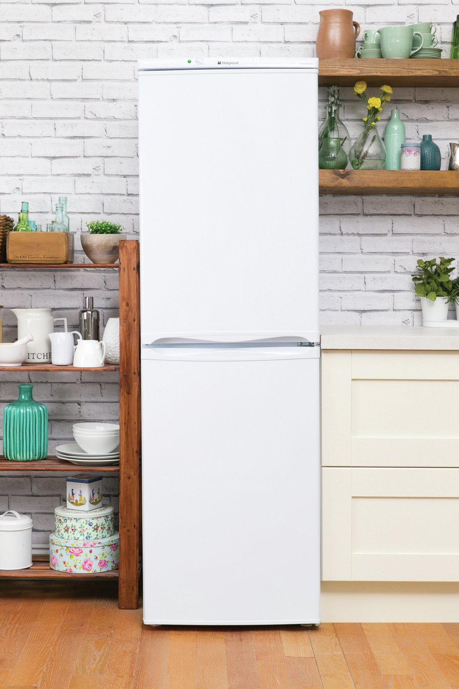 Hotpoint HBNF5517WUK Fridge Freezer Reviews