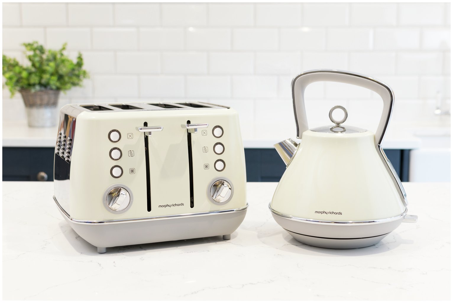 Morphy Richards 100107 Evoke Pyramid Kettle Reviews