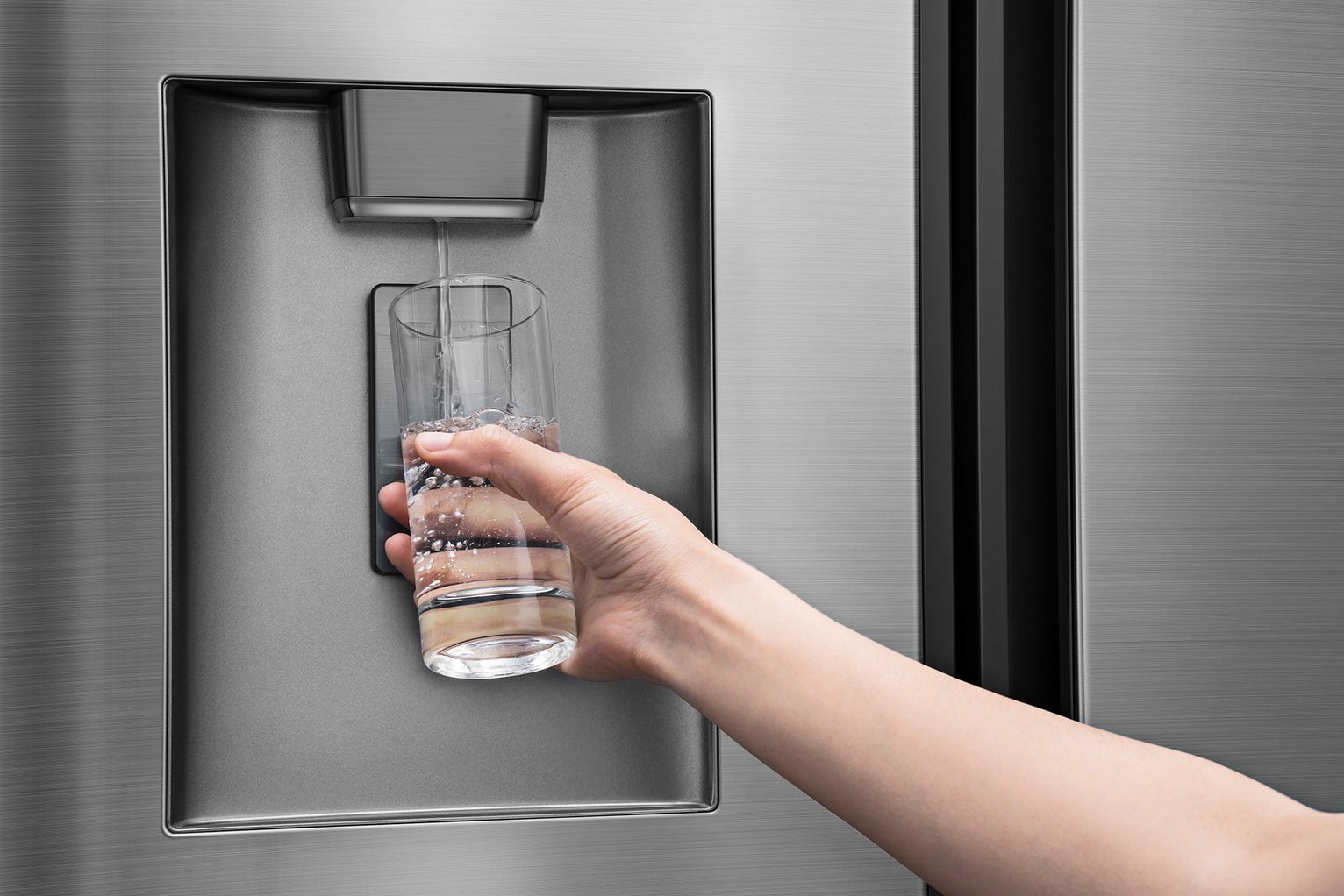 Hisense RF702N4IS1 American Fridge Freezer Reviews