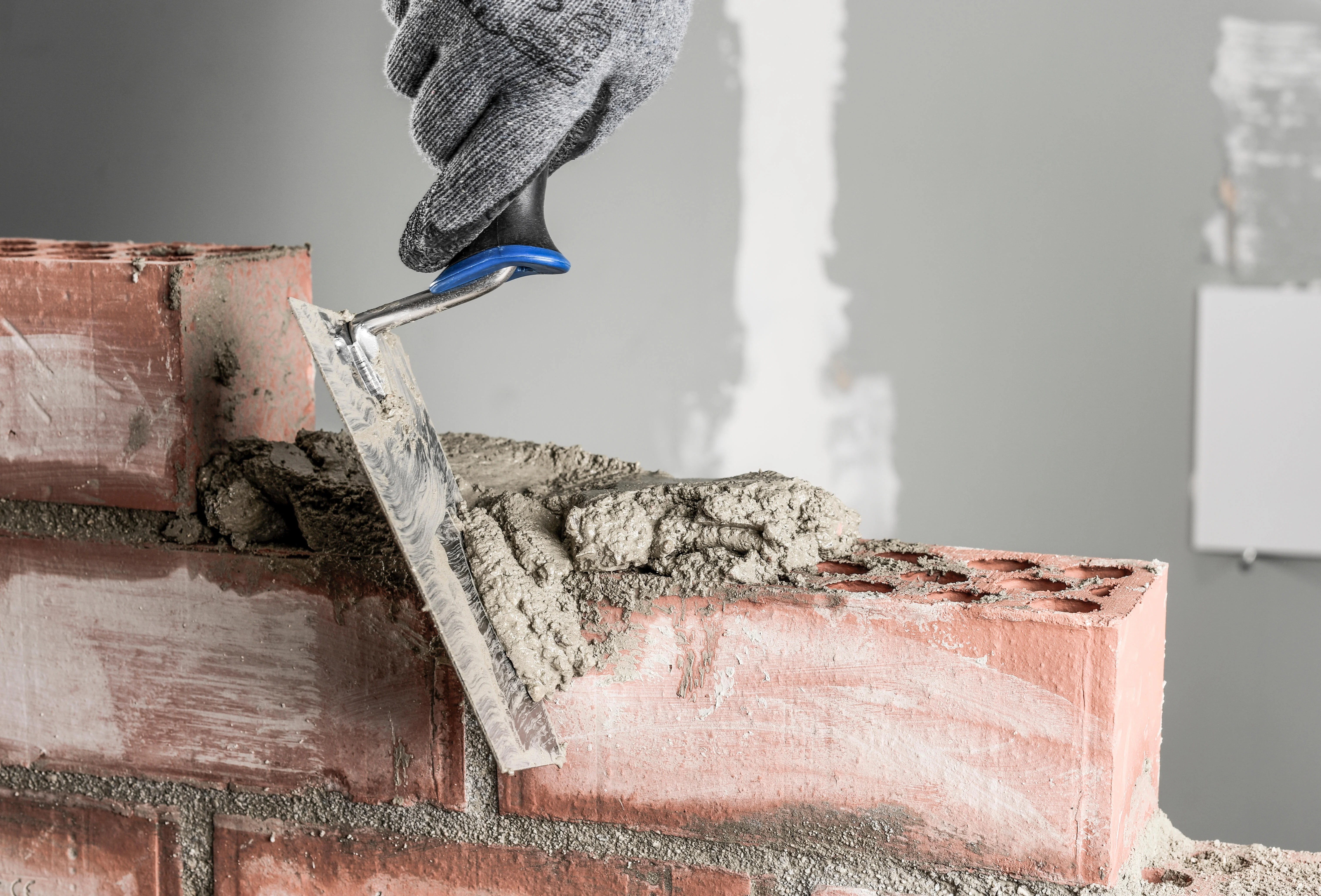 ¿Qué aplicaciones y características tiene el cemento rápido? Leroy Merlin