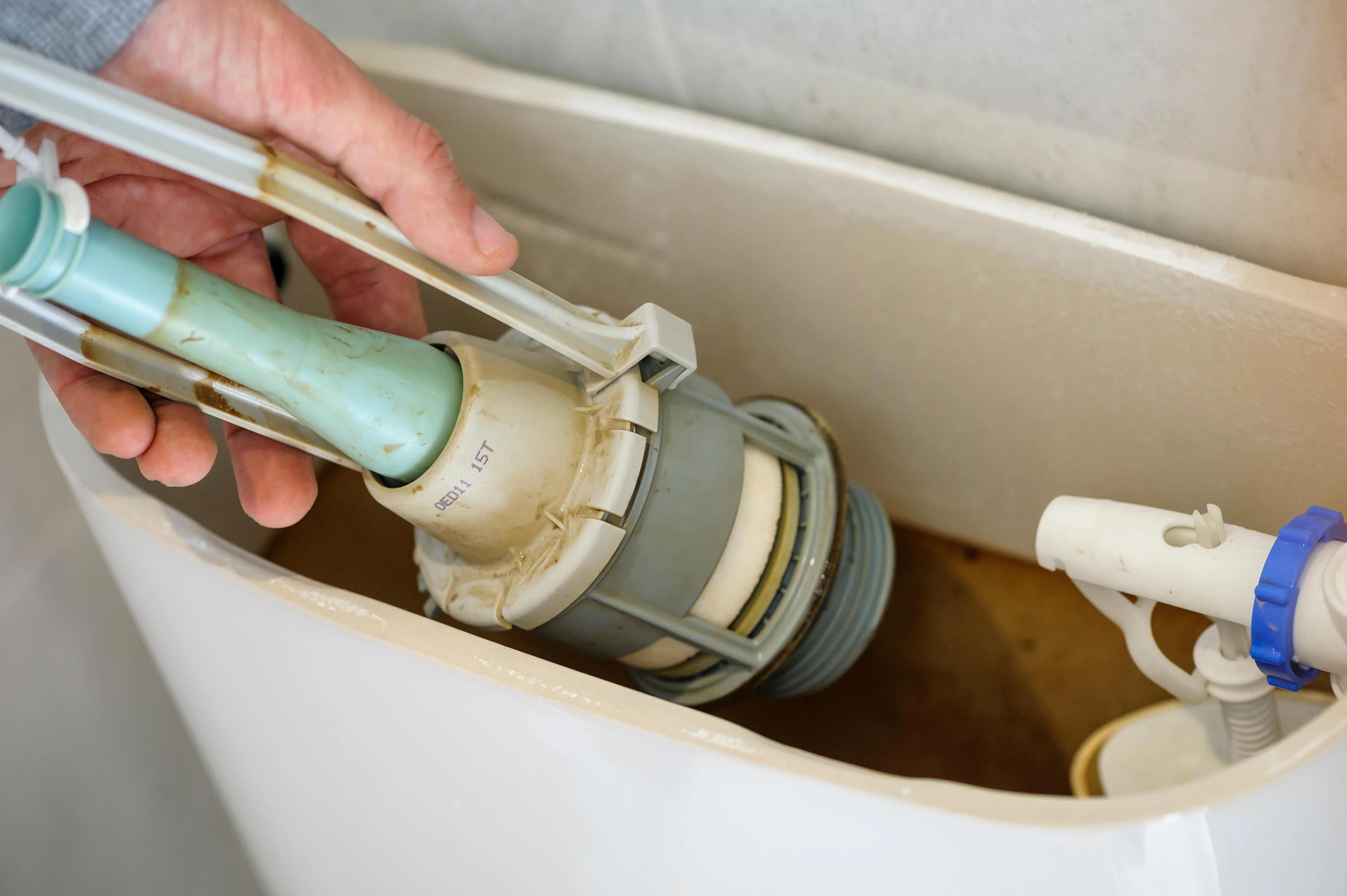 Cómo arreglar una cisterna del WC Leroy Merlin