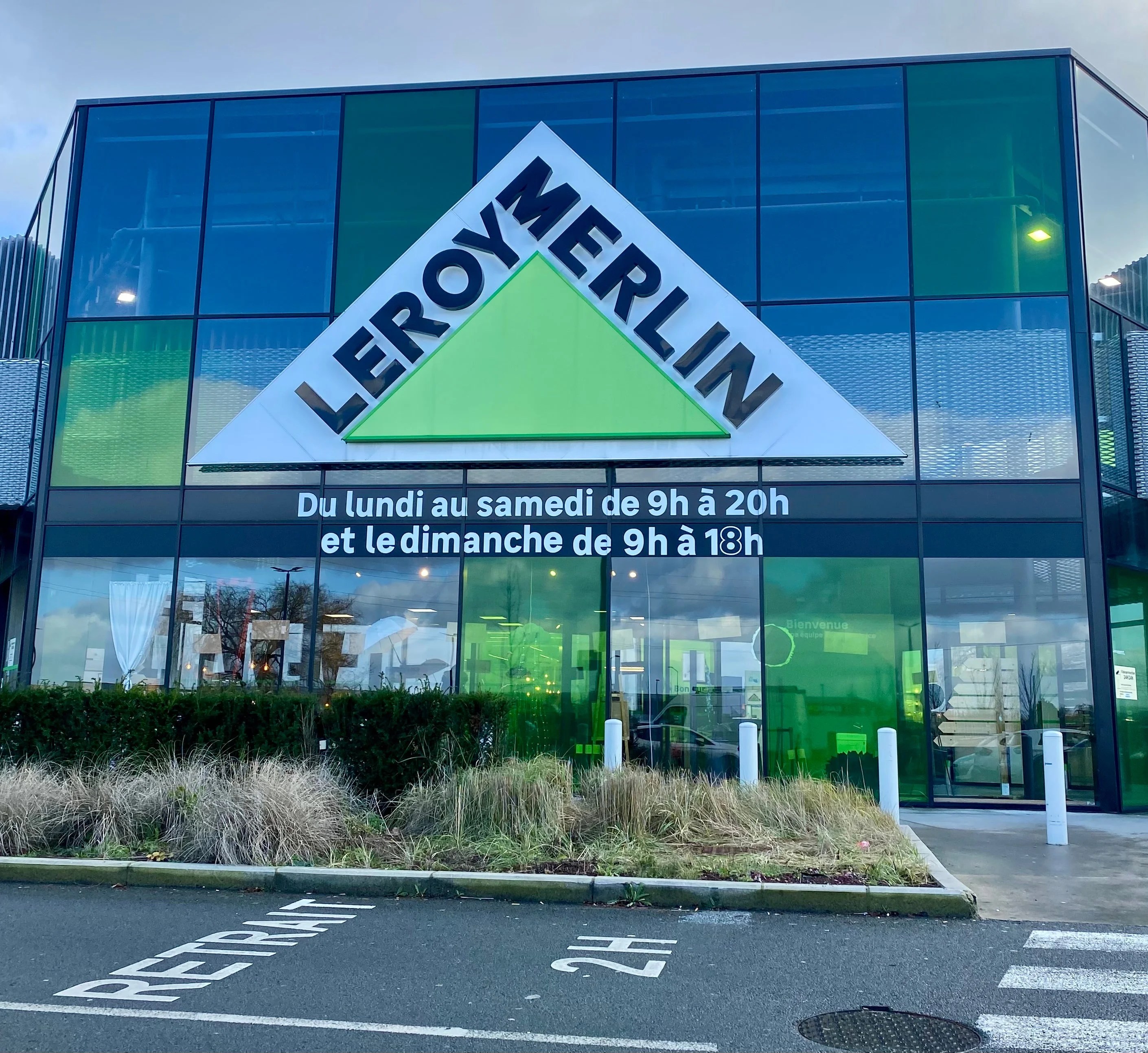 Magasin Leroy Merlin NeuvilleenFerrain Lille horaires, services