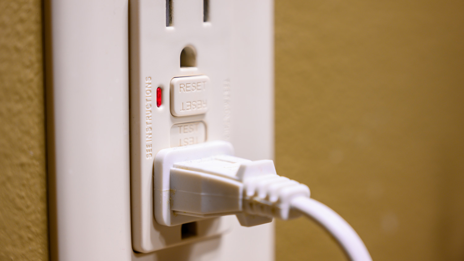 Does a GFCI Outlet Need to Be Grounded?