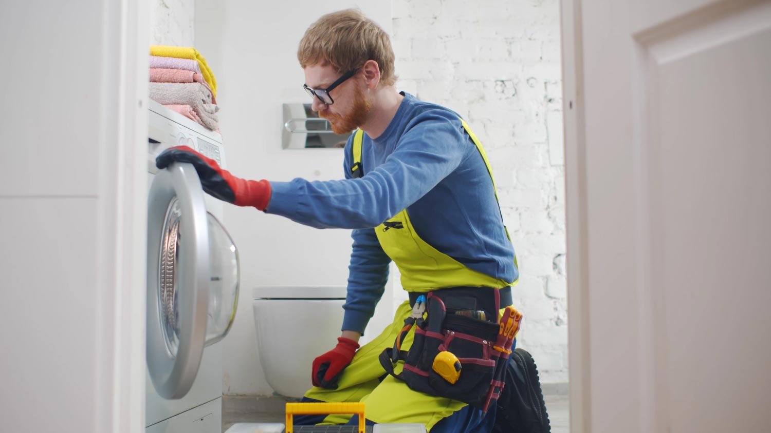 Who Installs Washer and Dryer Hookups?