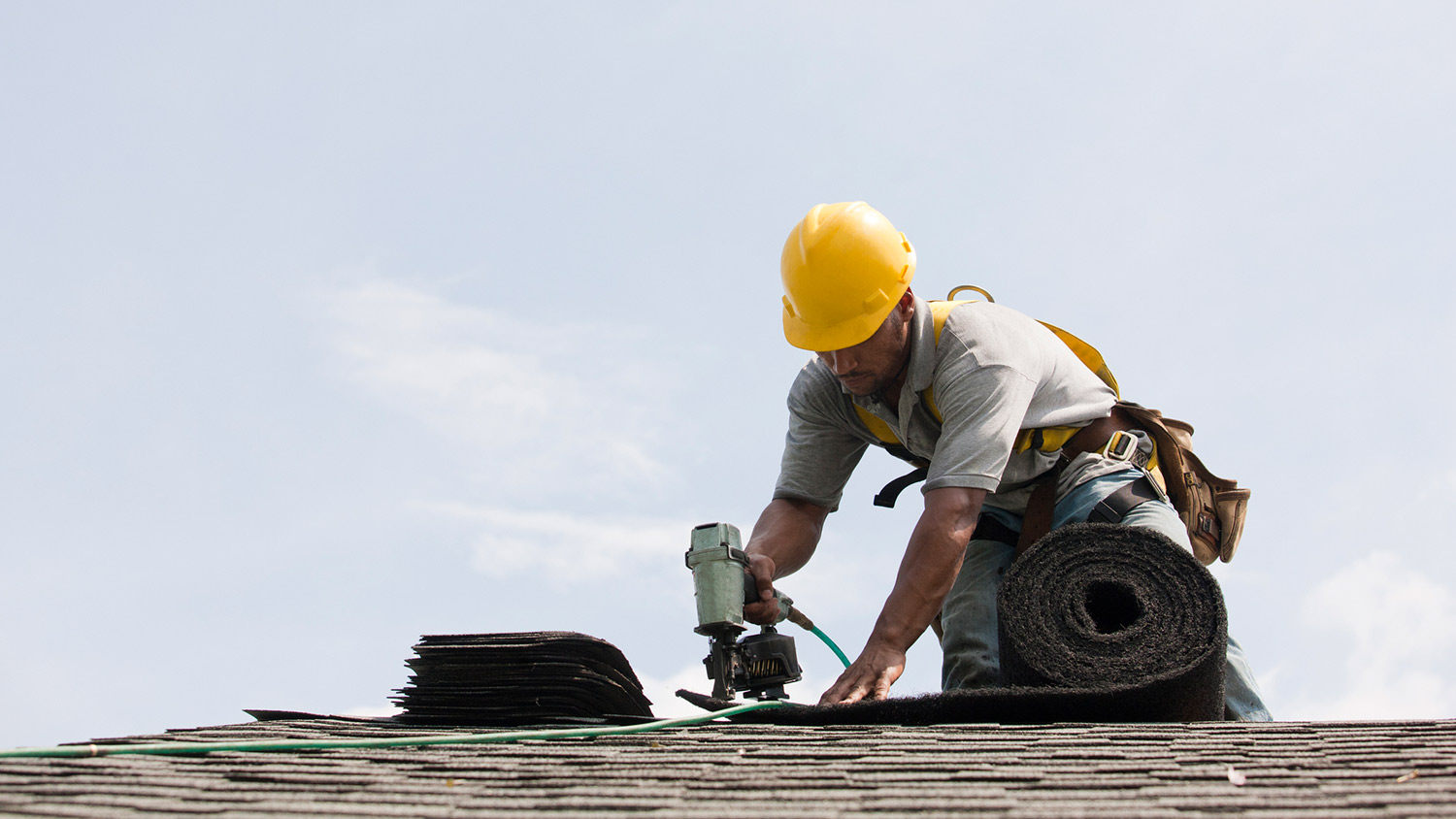 The Ultimate Guide to a Roofing Contractor