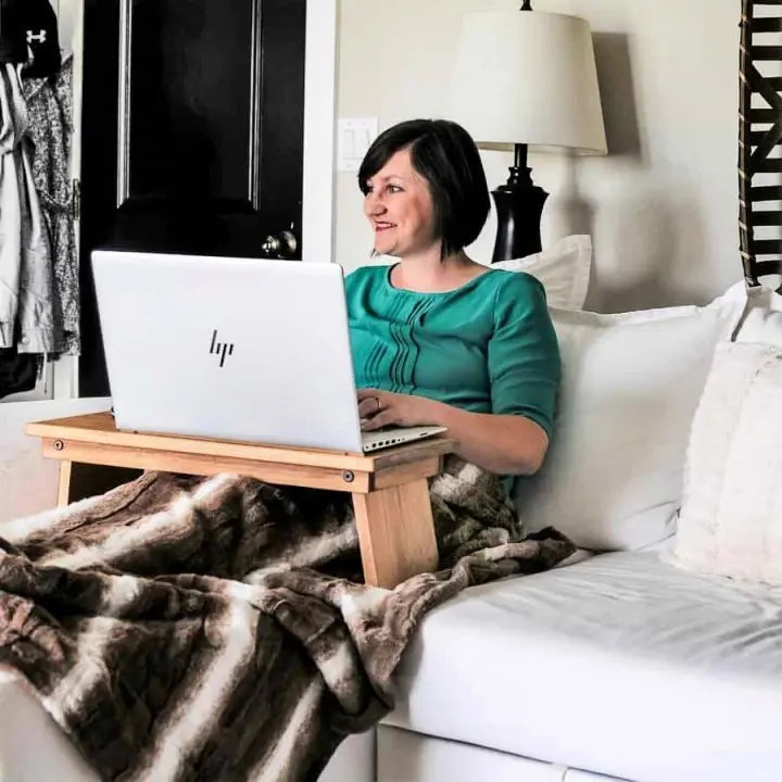 25 Best DIY Lap Desk Plans and Ideas To Make Your Own
