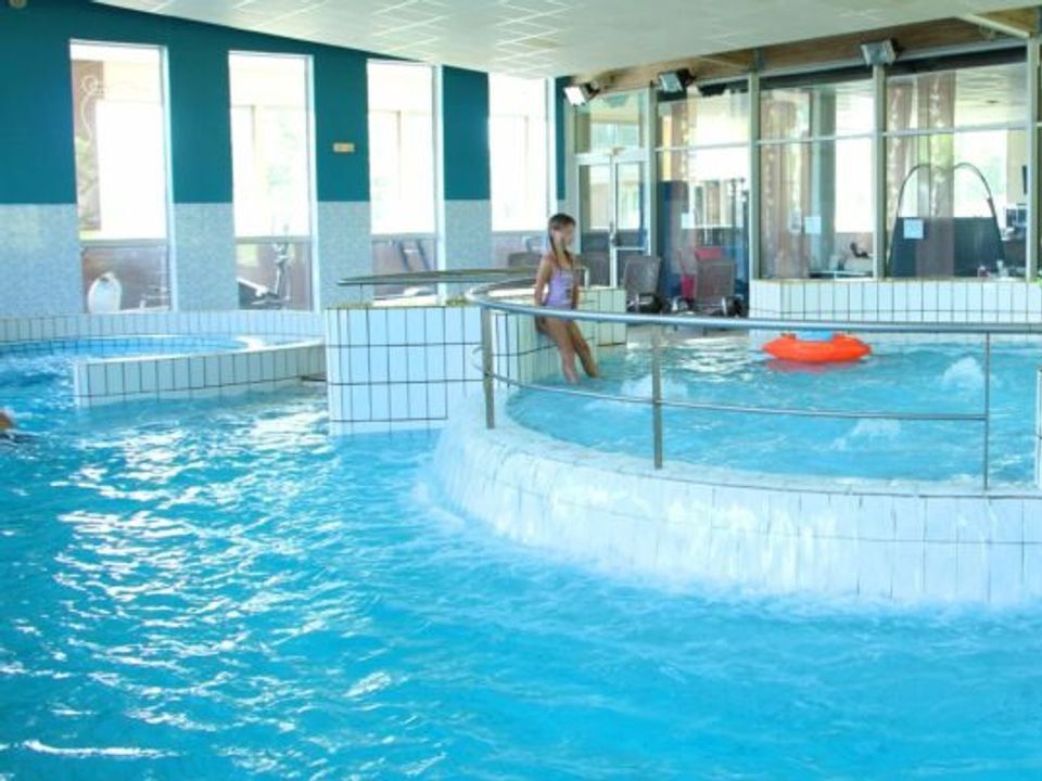 Camping Domaine de la Motte in SignylePetit BungalowSpecials