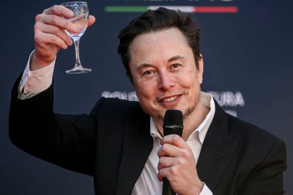 Elon Musk waarschuwt voor financiële crisis in de VS