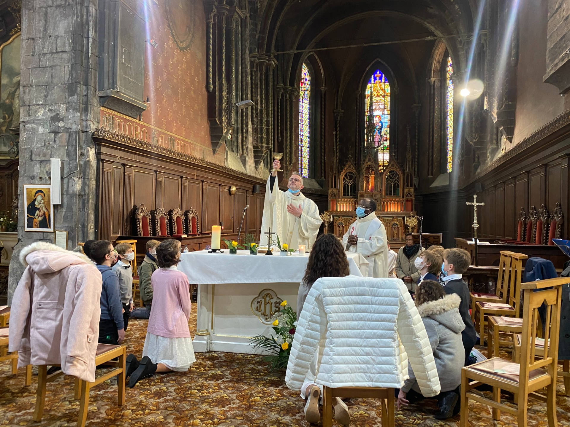 Messe de première communion de l'école Sainte Jeanne d'arc