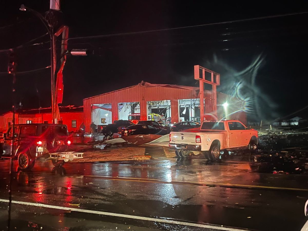 Tornado leaves 1 dead at Ark. nursing home collapse; nearby fire