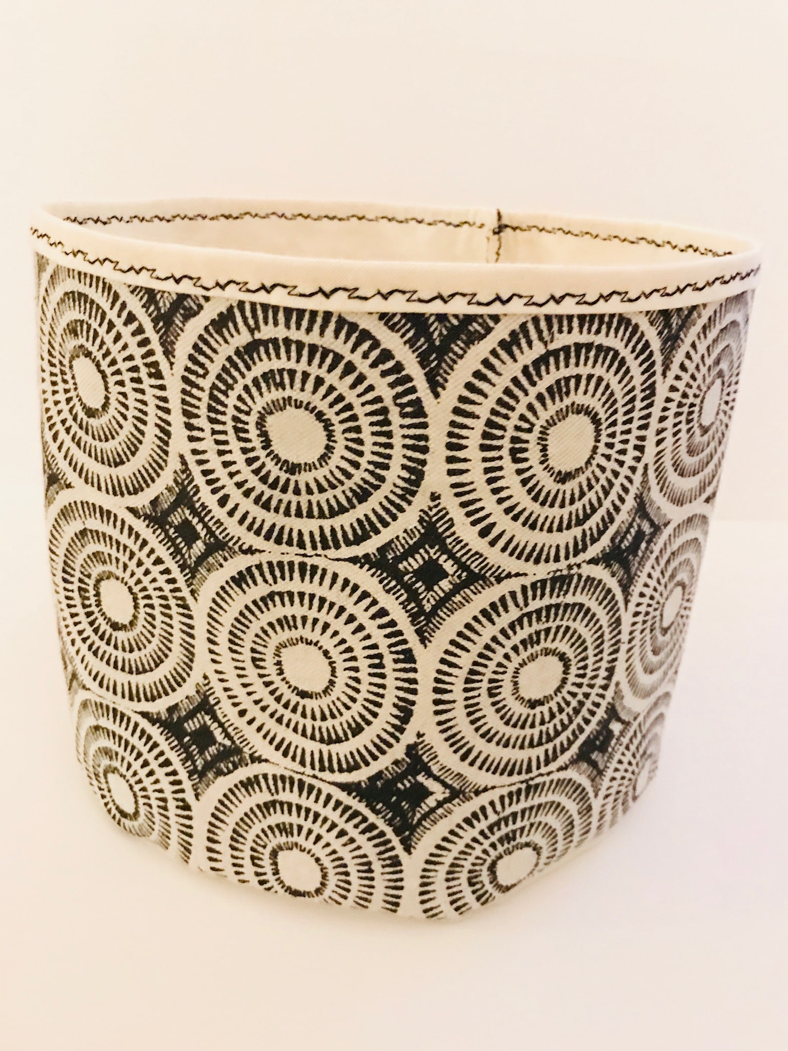 Cache pot panier tissu Spirale noir et blanc Cache pot d