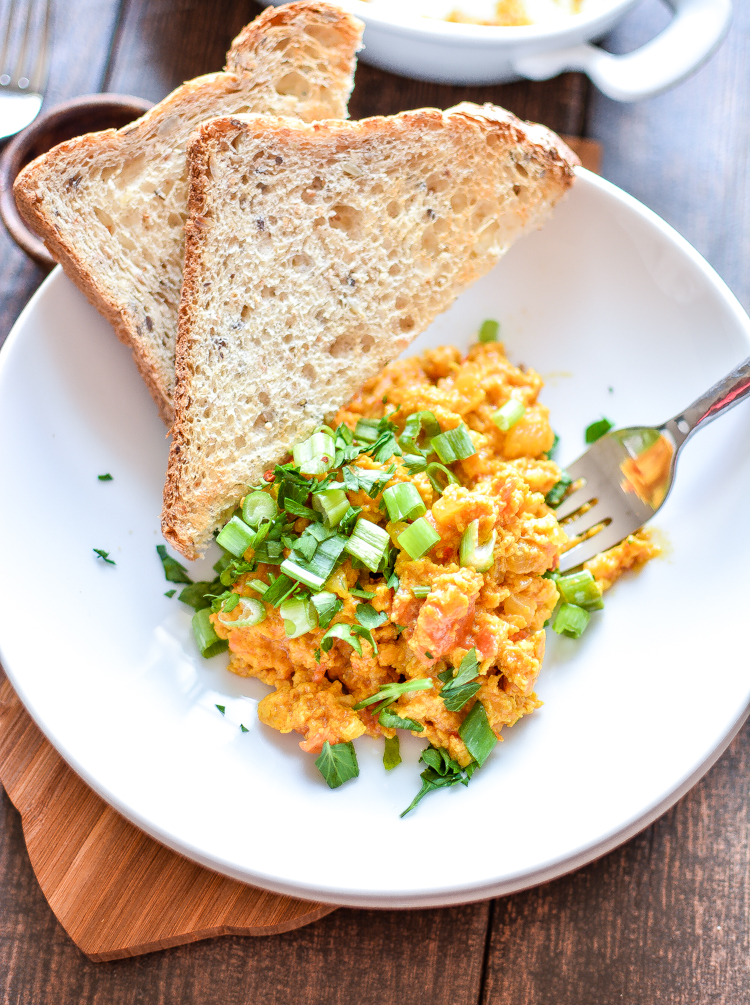 Spicy Scrambled Eggs