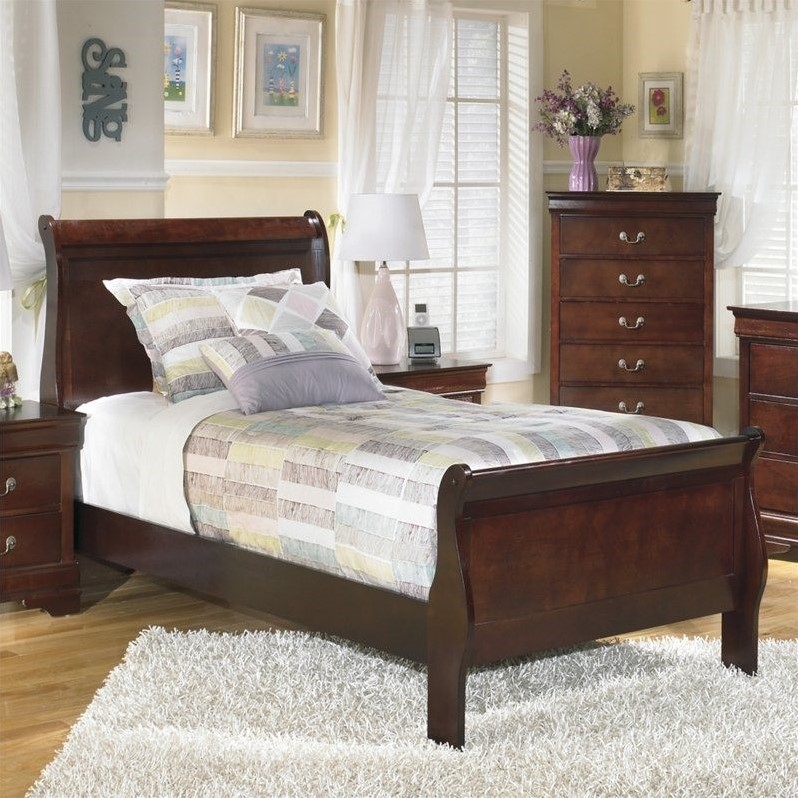 Signature Design by Ashley Furniture Alisdair Sleigh Bed in Warm Dark