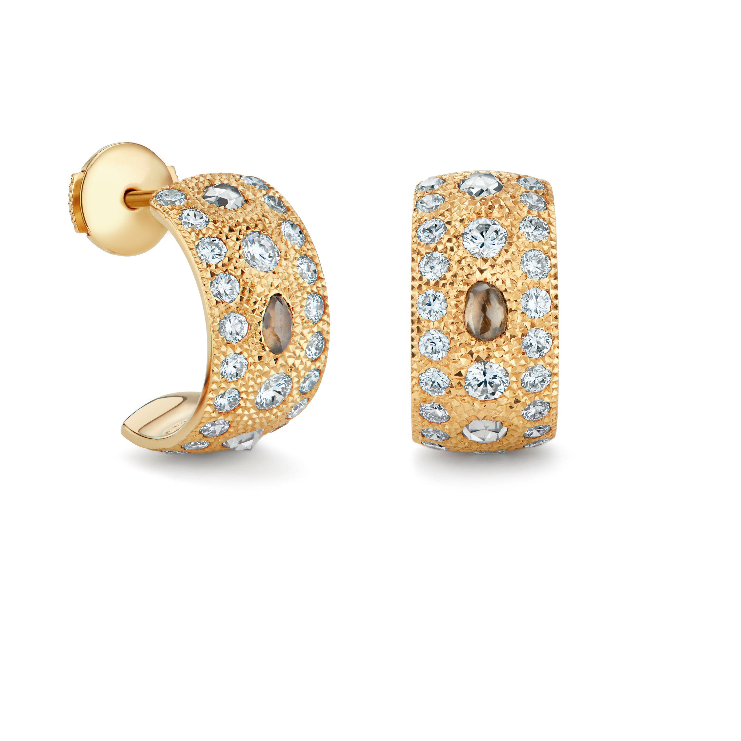 Talisman small hoop earrings in yellow gold De Beers UK
