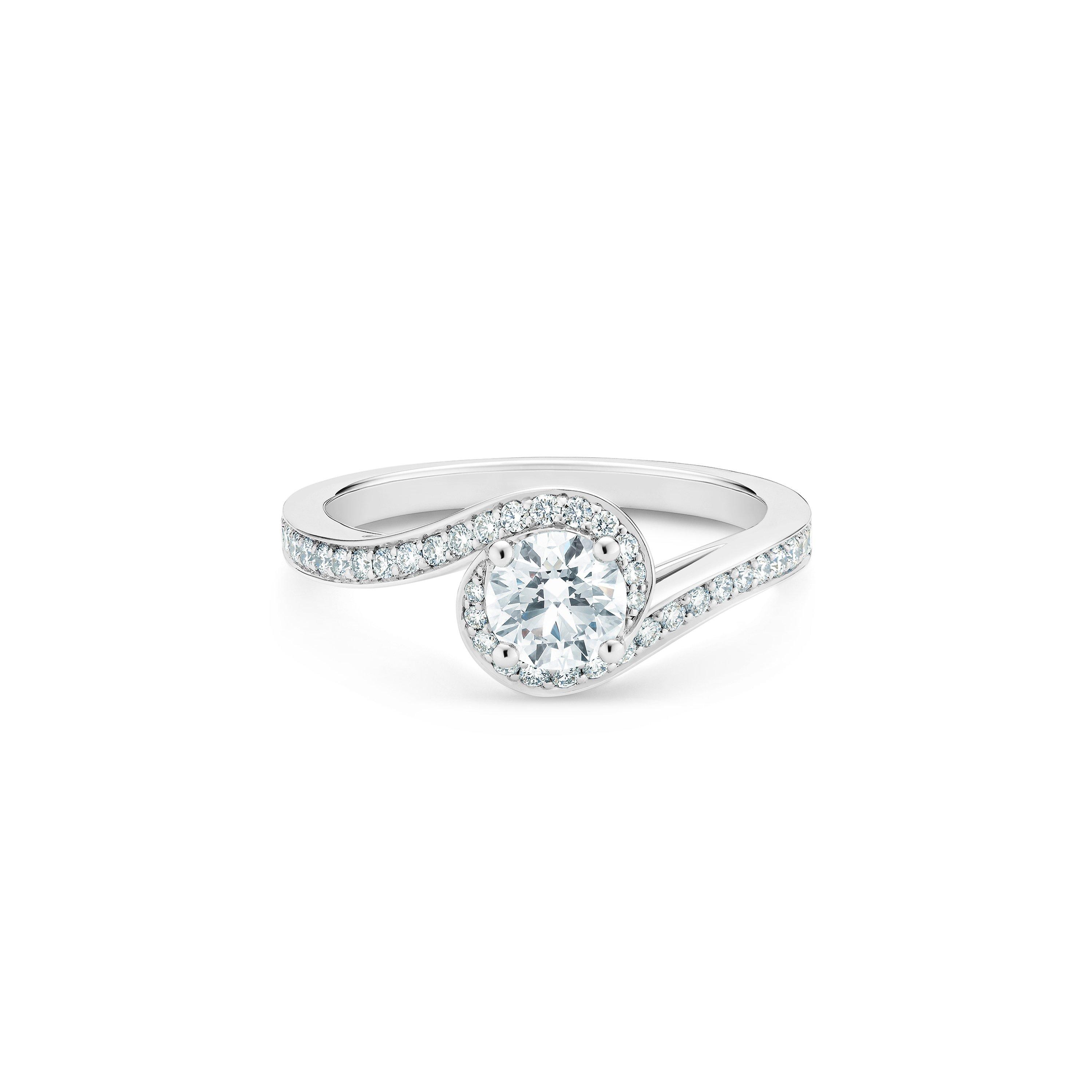 Caress round brilliant diamond ring in platinum De Beers US