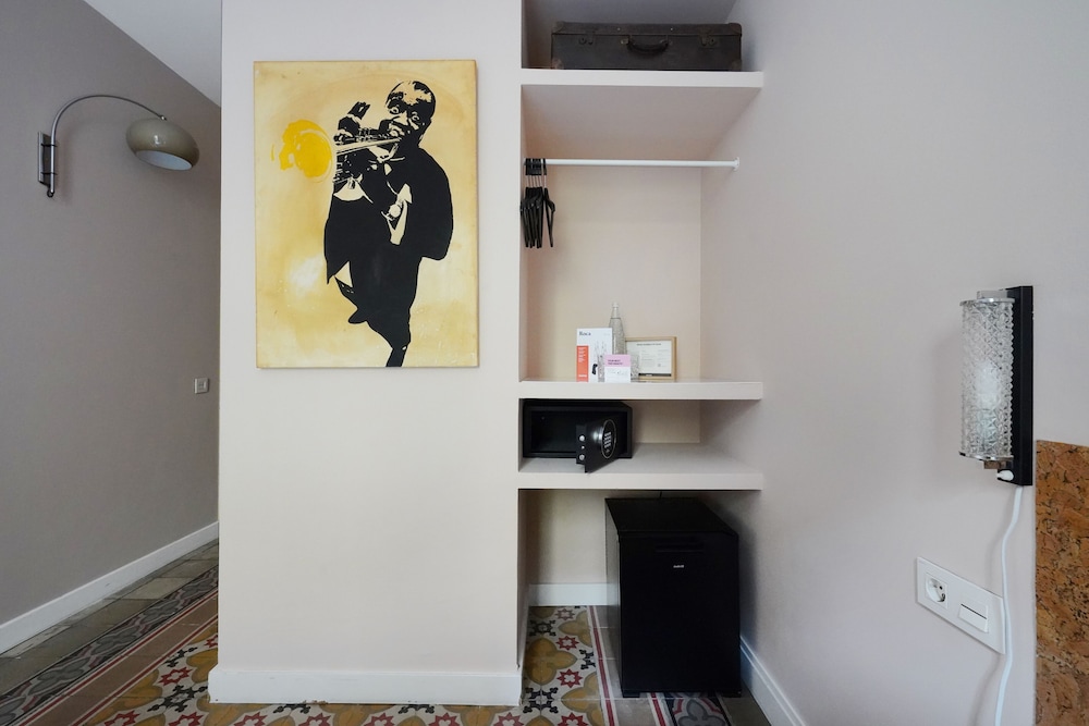 Roca Rooms & Apartments Barselona Şehir Merkezi