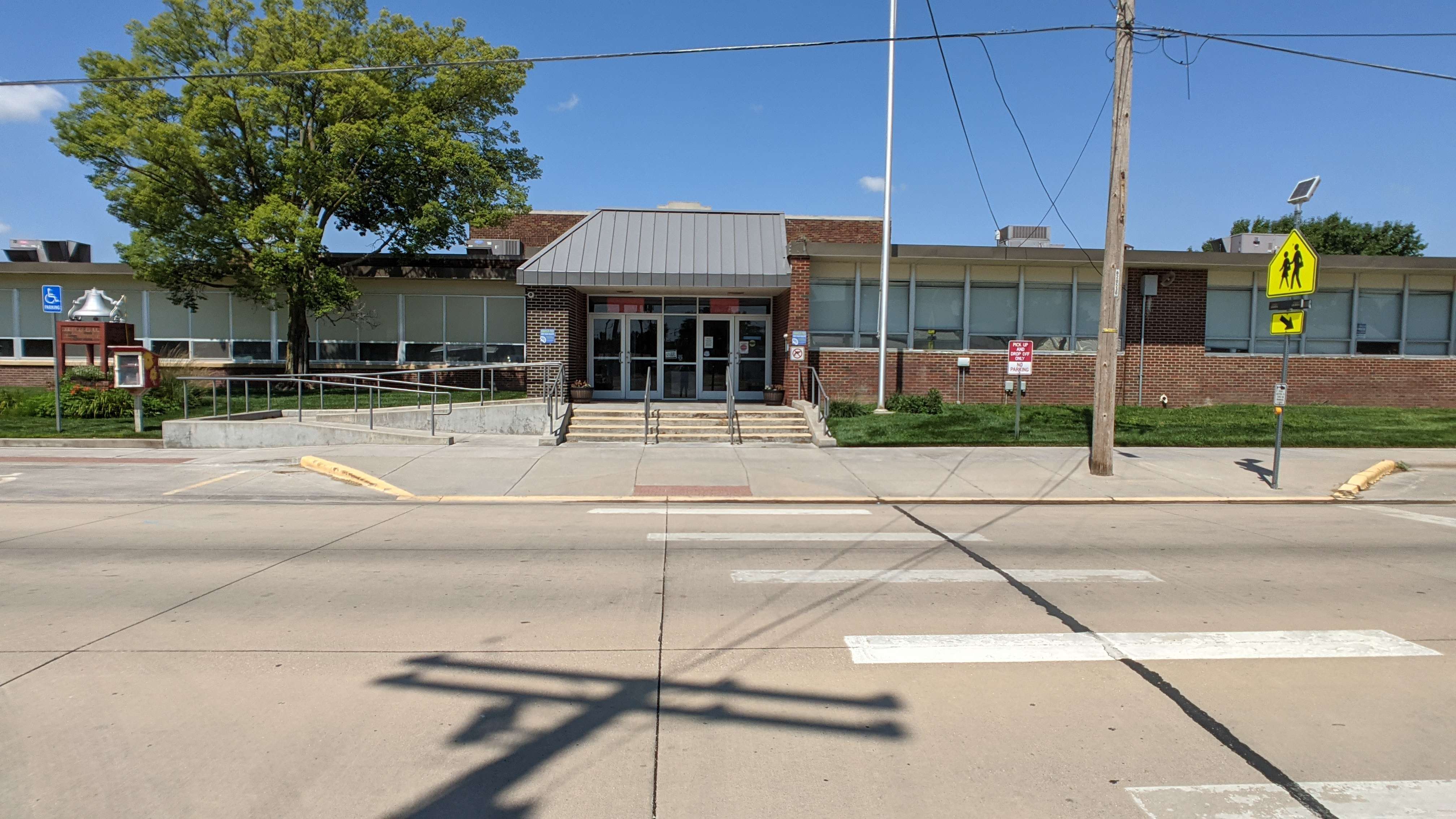 South Hutch Elementary in masks Monday and Tuesday