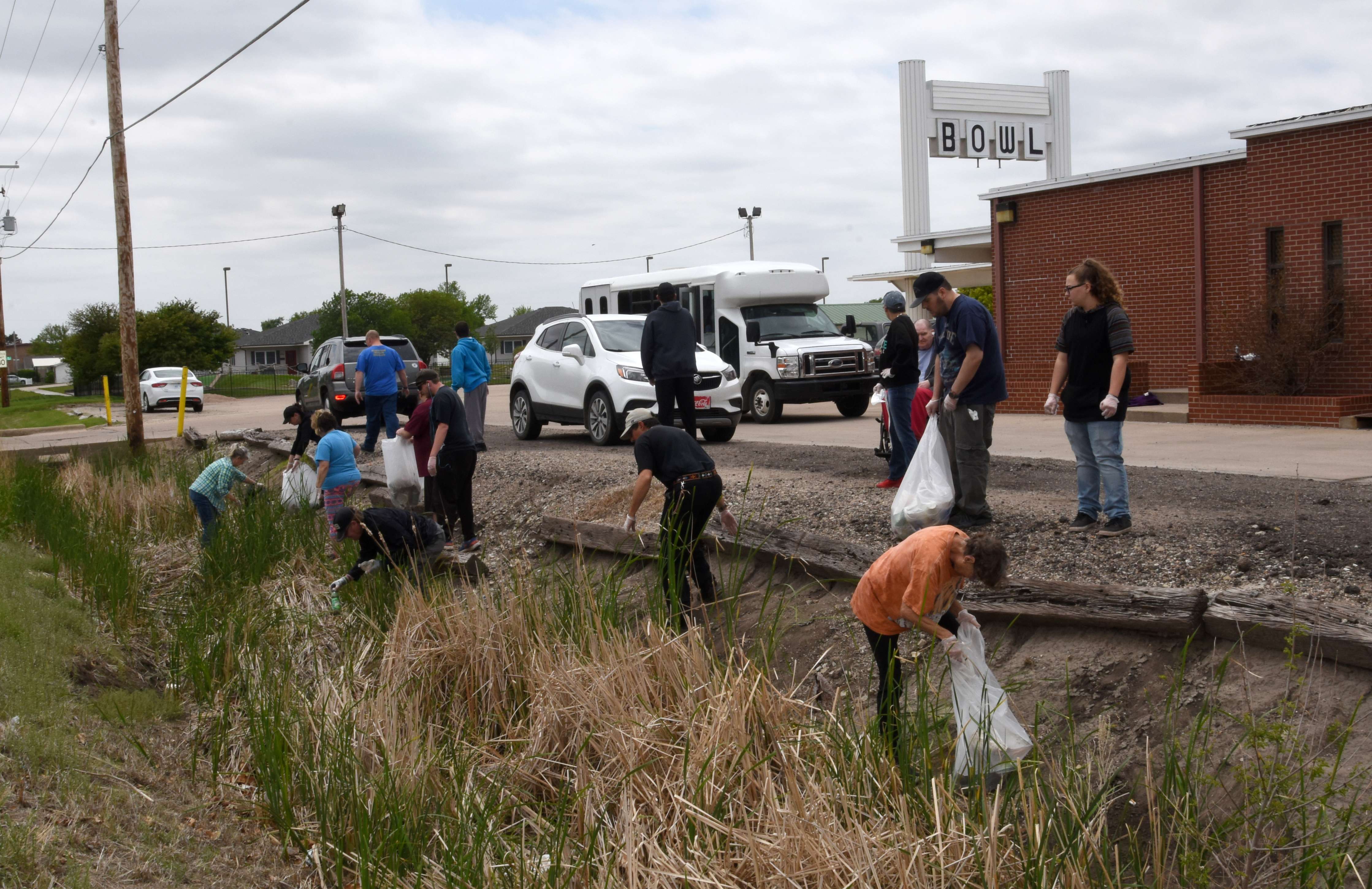 Rosewood AKTION Club completes service project at Walnut Bowl