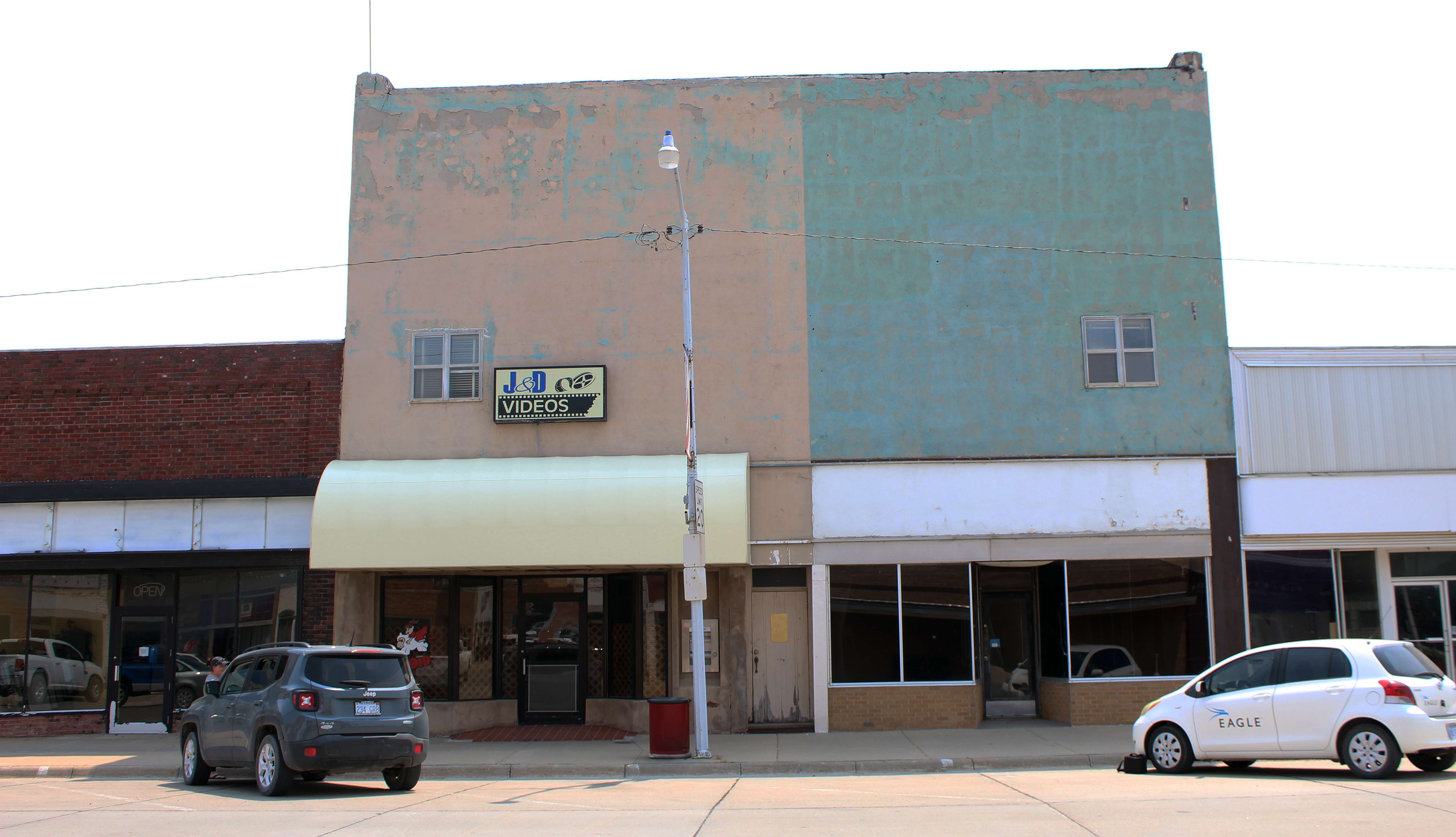 Nonprofit seeks to save downtown Plainville building