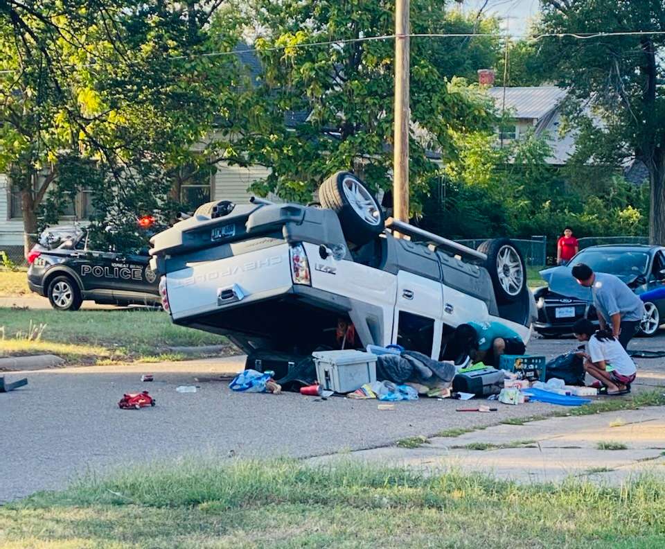 📷Vehicle accident at 12th & Morphy in Great Bend