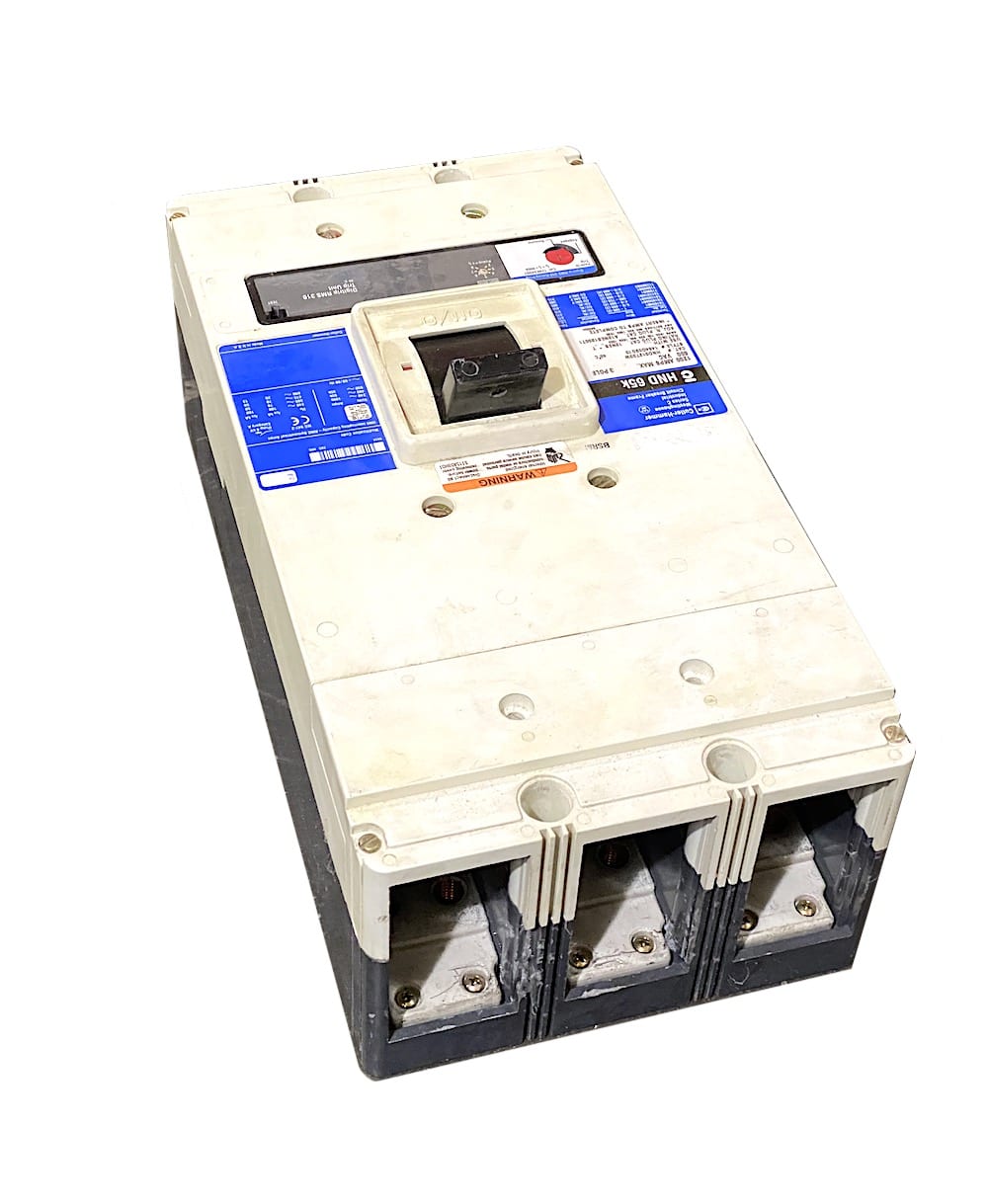 Cutler Hammer HND312T33W 3P 1200A 600V Breaker (Slight Breakage)