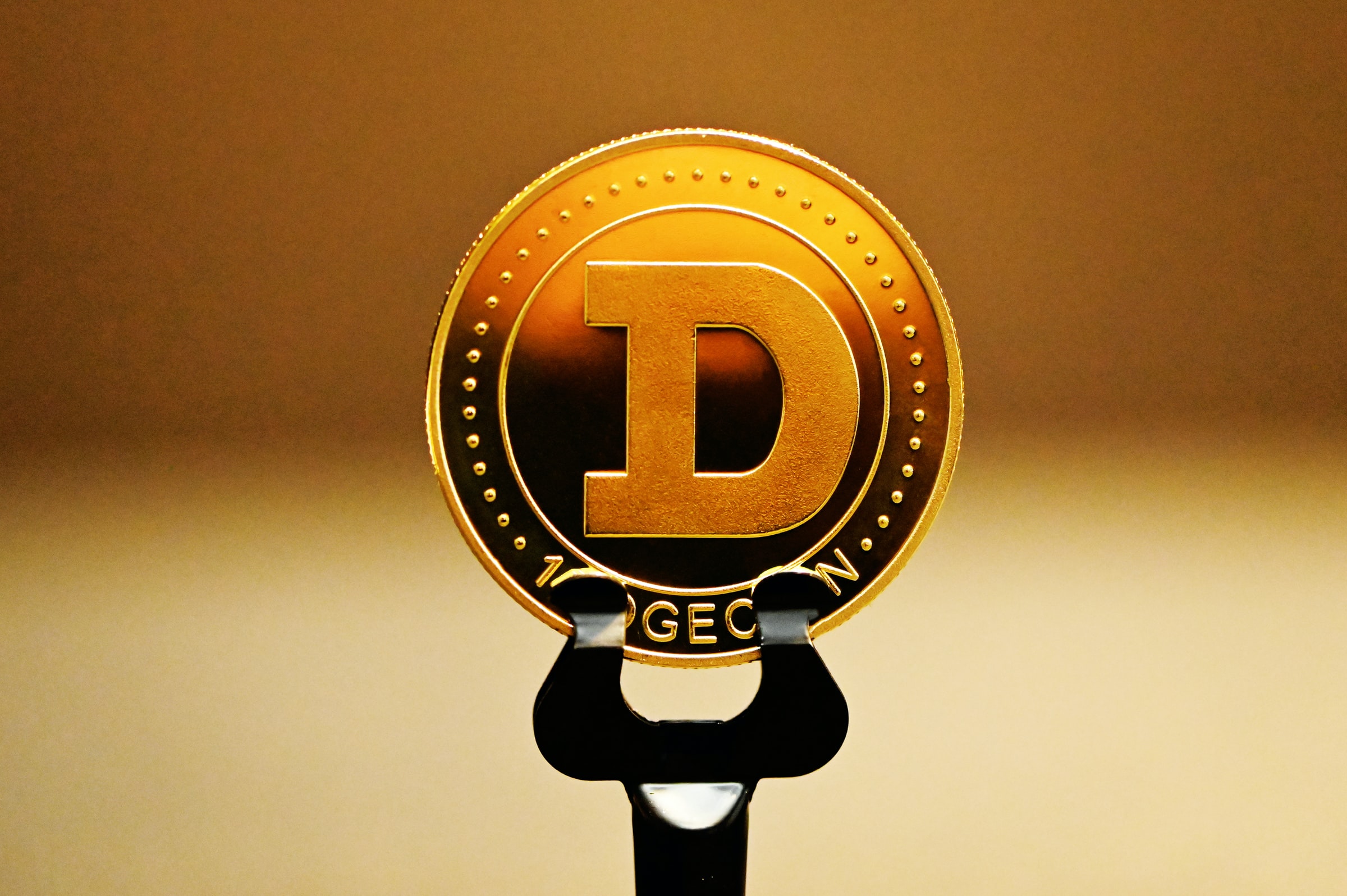 eToros kunder äger mer Dogecoin än Bitcoin och eter ETFmarknaden