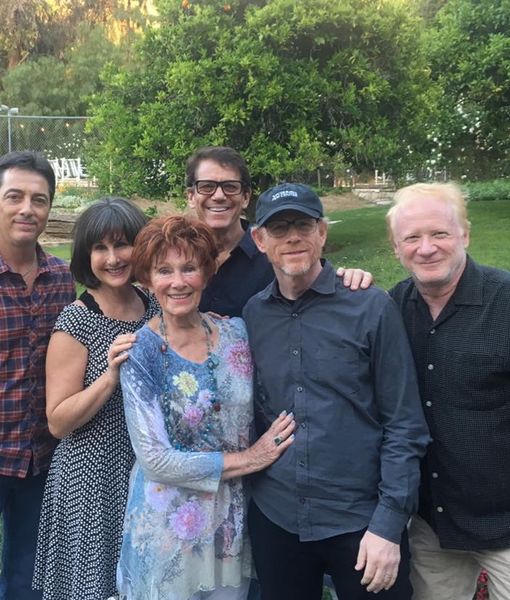 ‘Happy Days’ Cast Remembers Erin Moran at Memorial