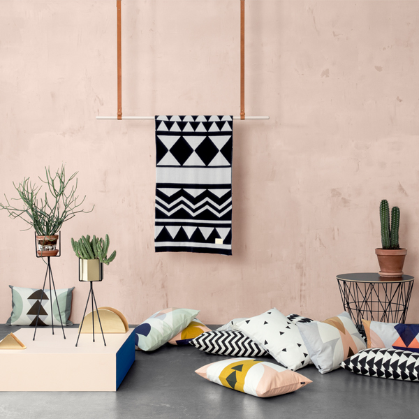 Ferm Living Clothes rack, black Finnish Design Shop