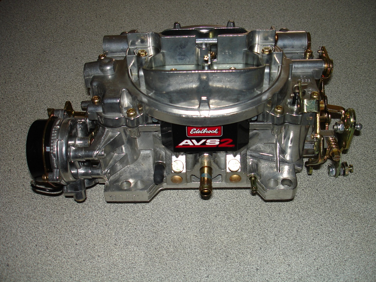 [SOLD] Carburetor, 1906 Edelbrock AVS II 650 CFM, Electric choke