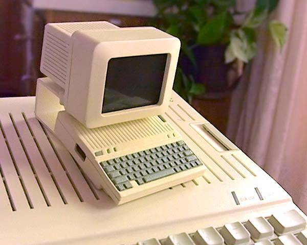 3D Printed Apple IIc Raspberry Pi Case Gadgetsin