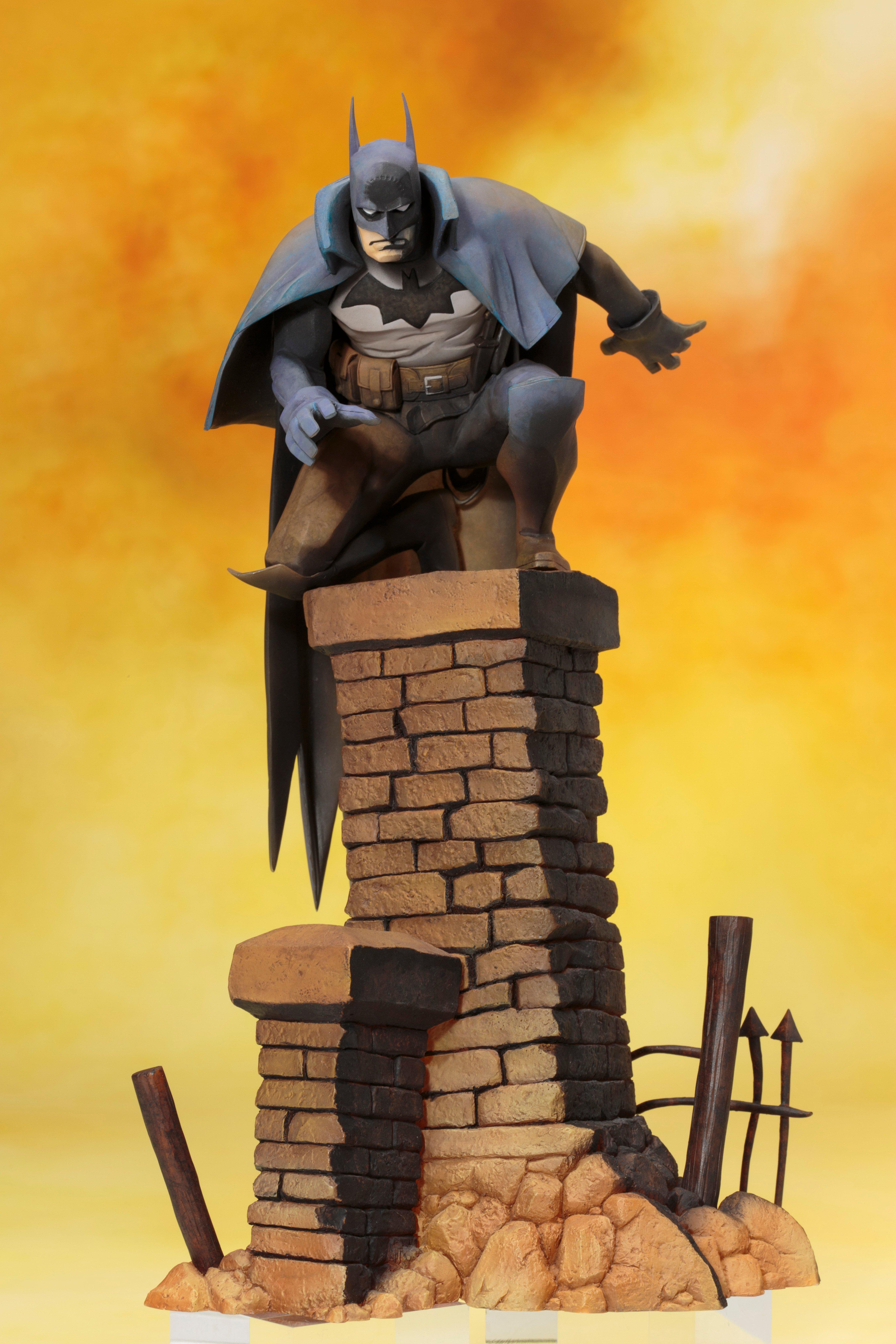 Batman Gaslight ARTFX Statue GameStop