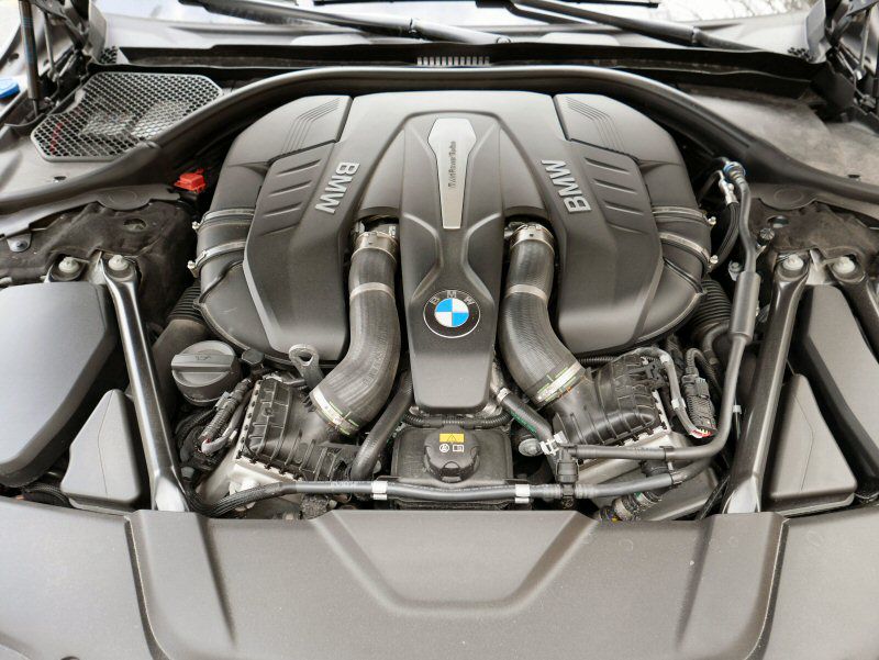 2016 BMW 7 Series Road Test and Review | Autobytel